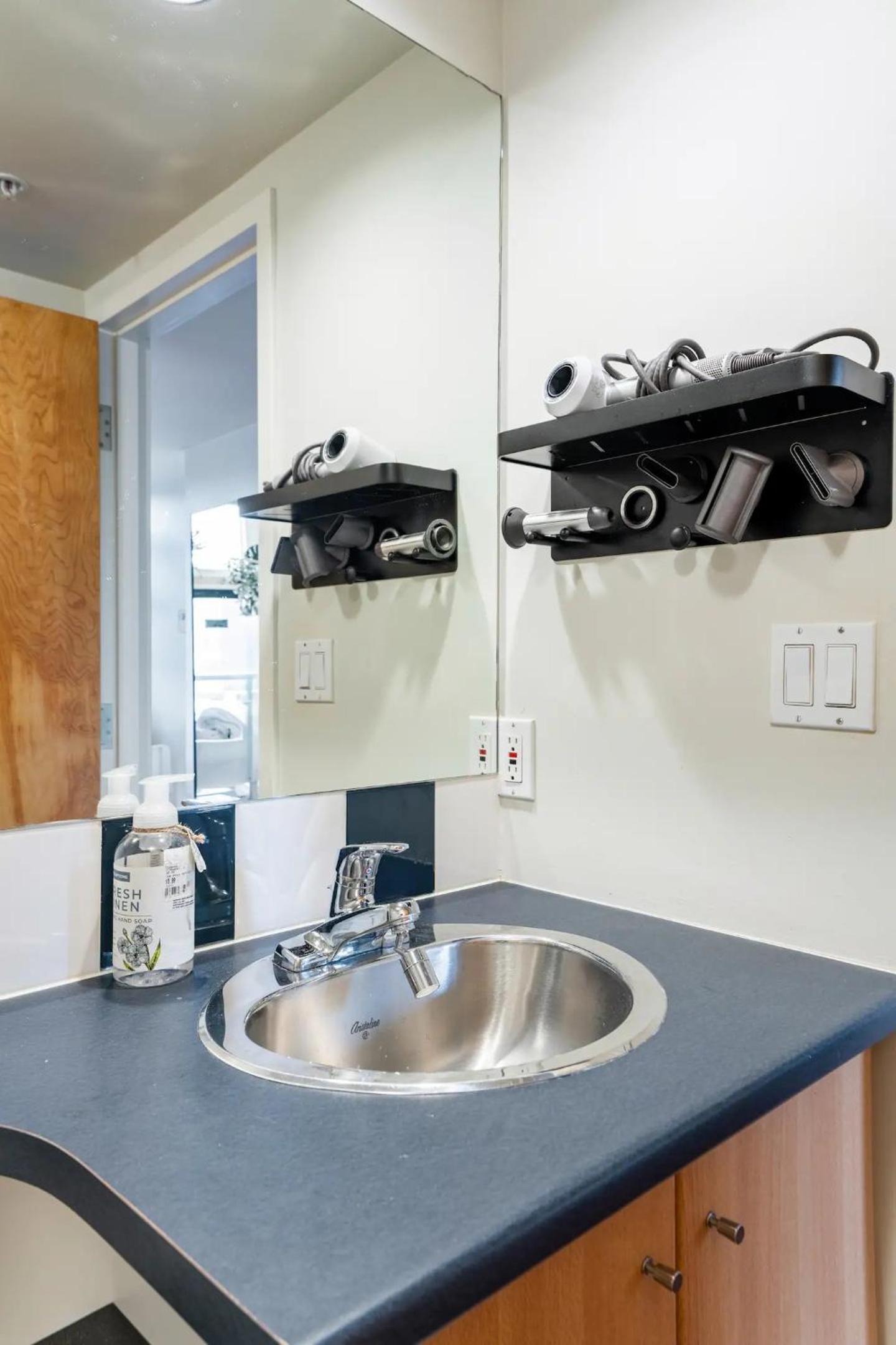 loft in downtown Vancouver with free parking