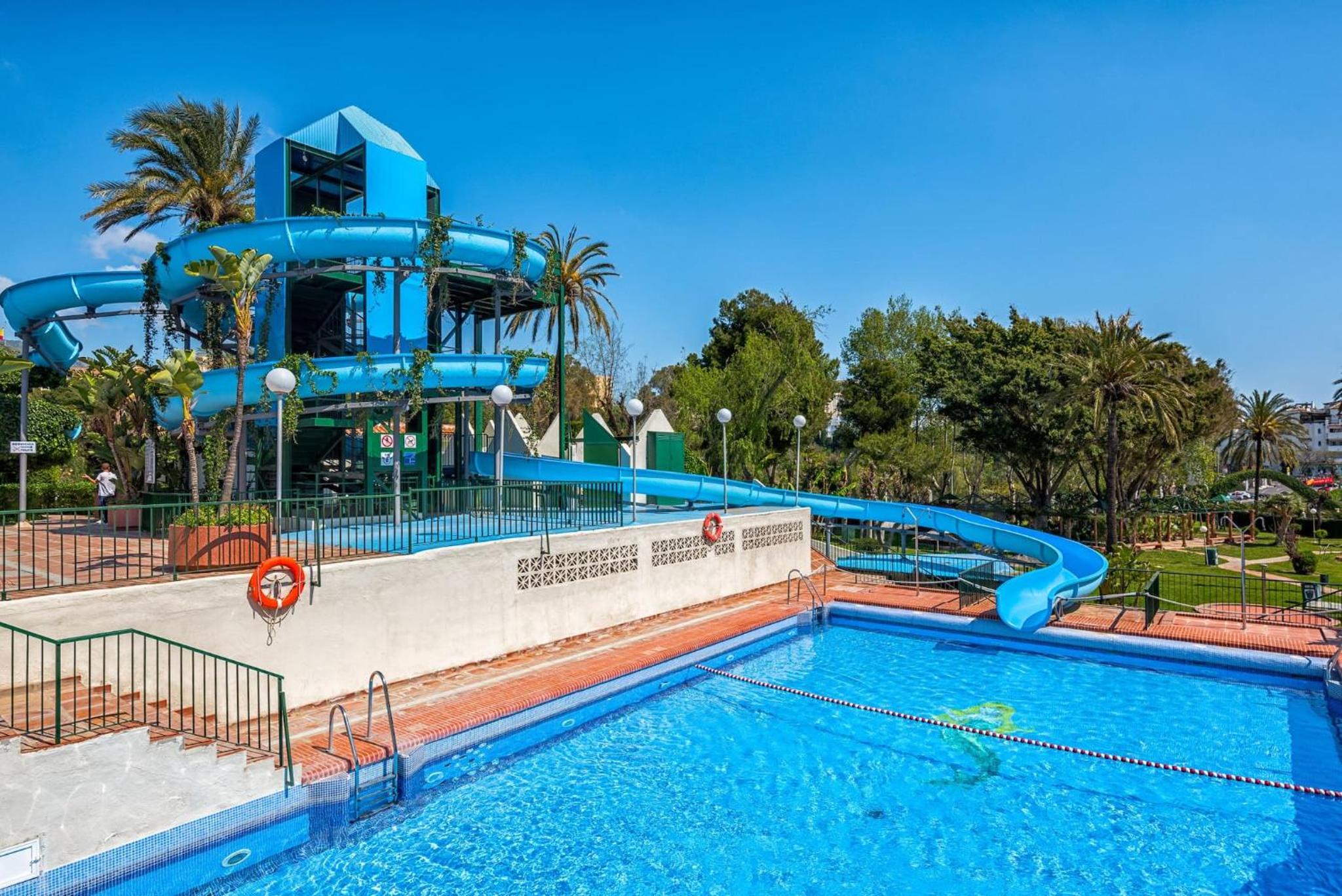 Benalbeach Apartment with Sea & Garden View