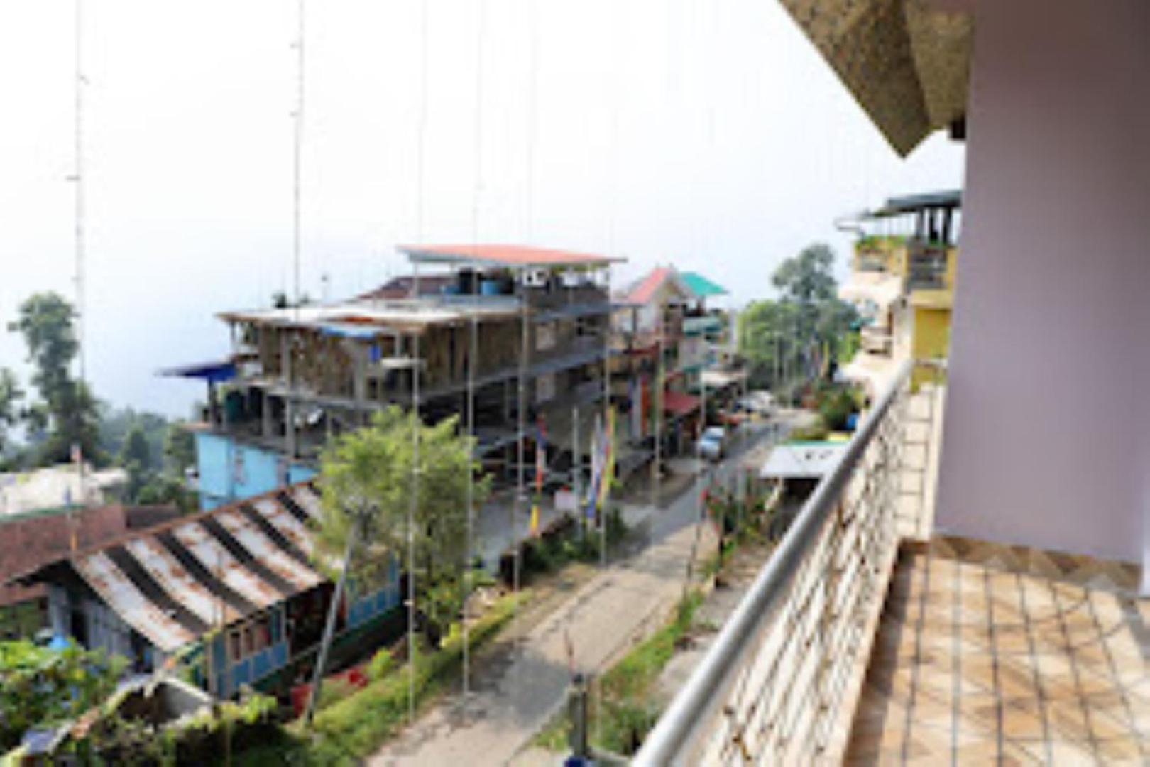 Comfort Inn Kingstone, Homestay , Reshi view 2