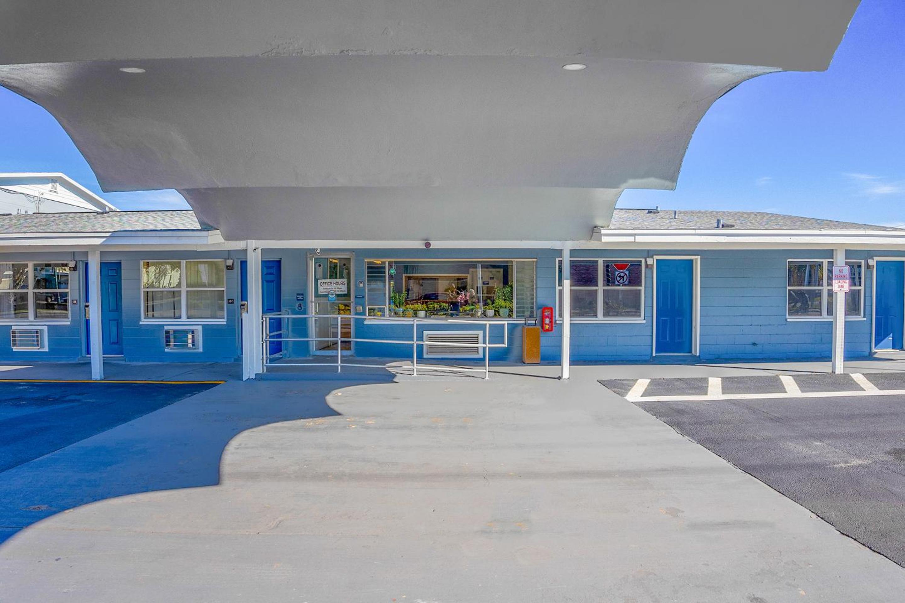 Sunrise Inn by OYO Titusville FL
