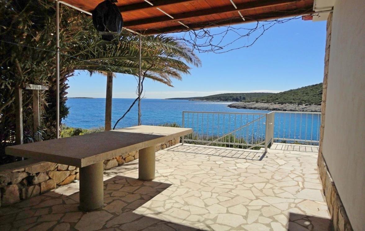 Holiday House Vis Pavic view 2