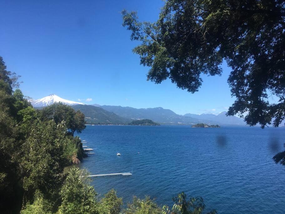 Gran casa a orillas del lago