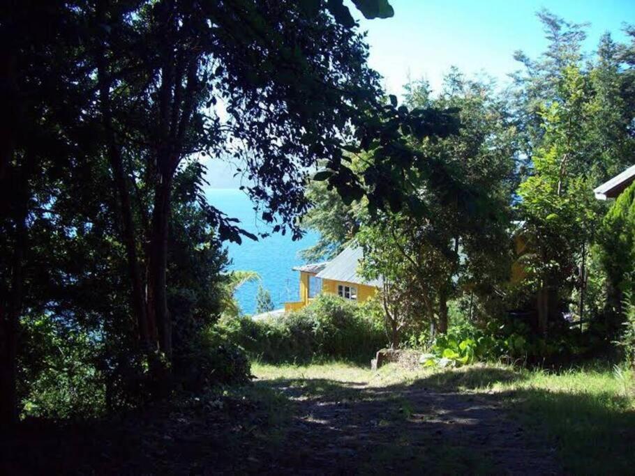 Gran casa a orillas del lago
