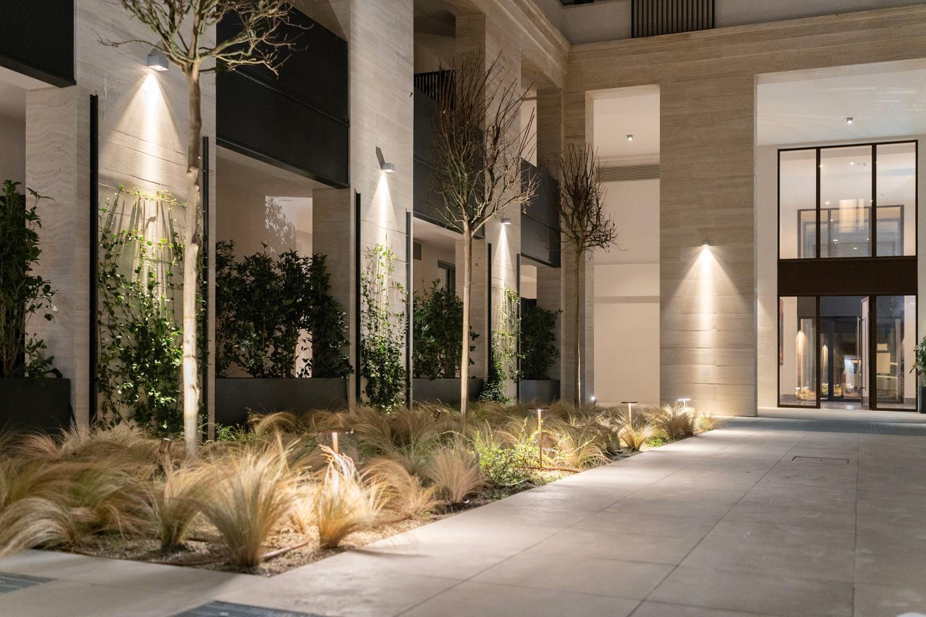 Santa Tecla Living Washington Building