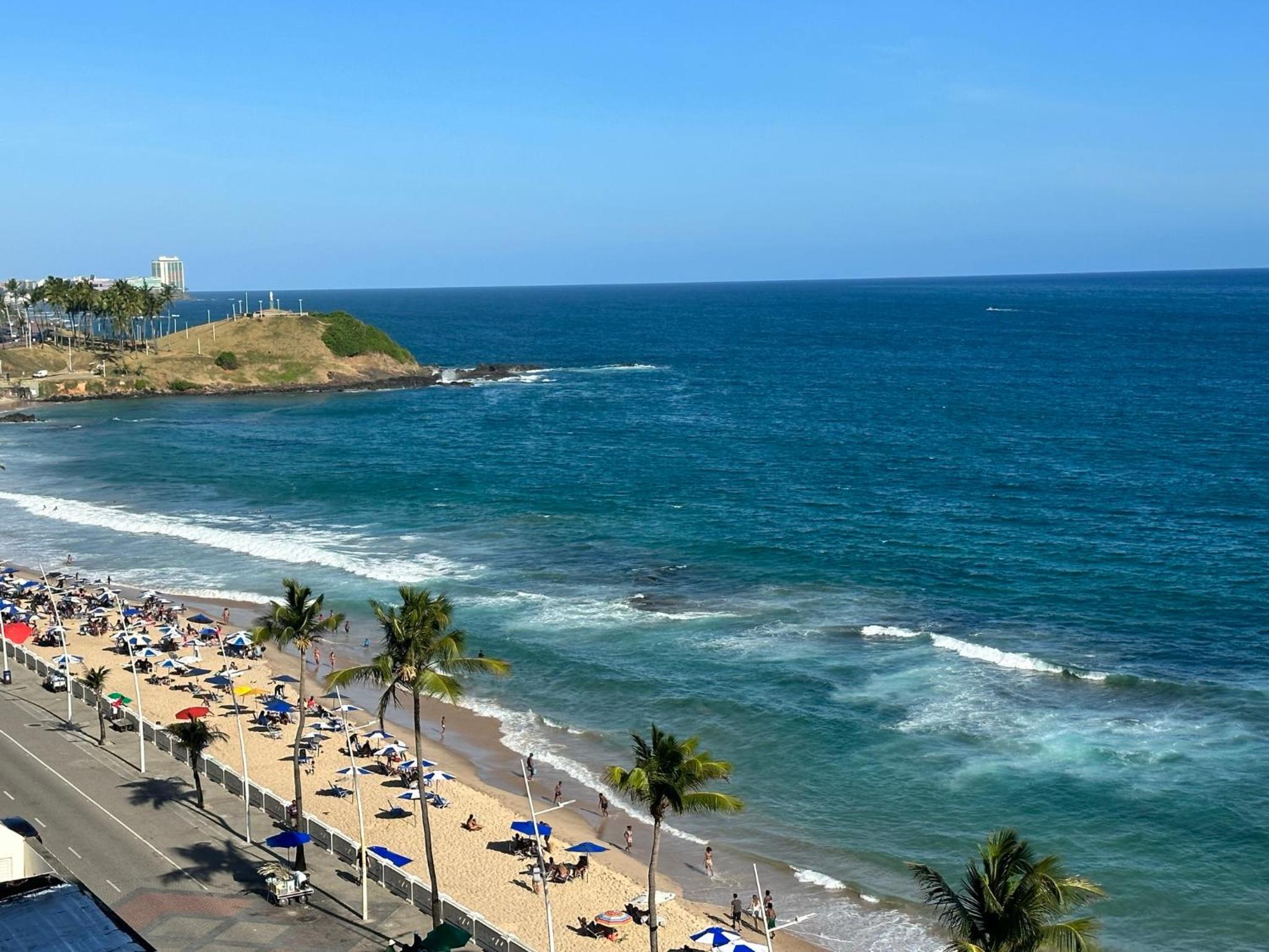 Belíssimo apartamento vista mar na Barra. Diretamente no circuito do Carnaval - Em frente a praia