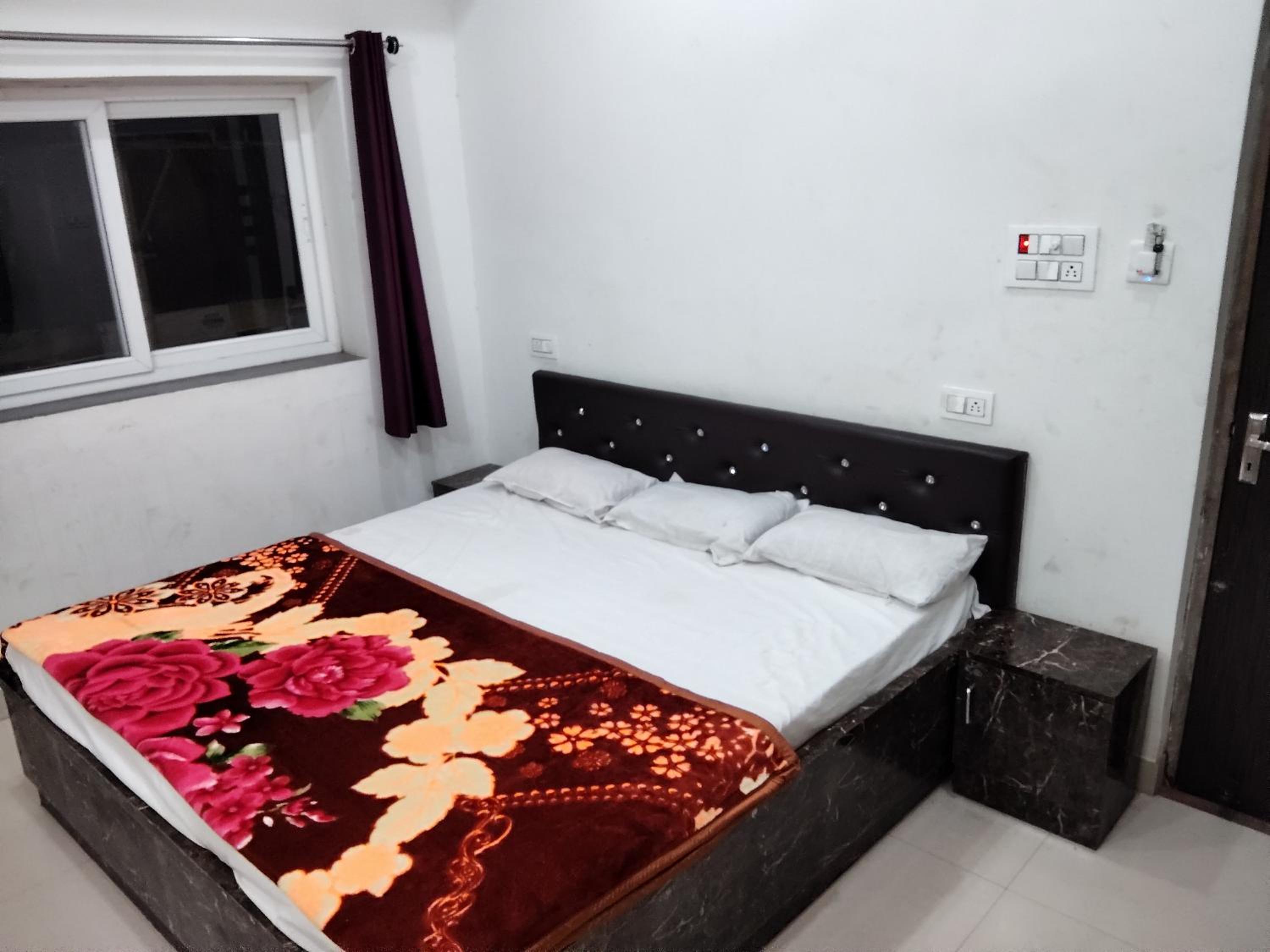 HOTEL SATYENDRA