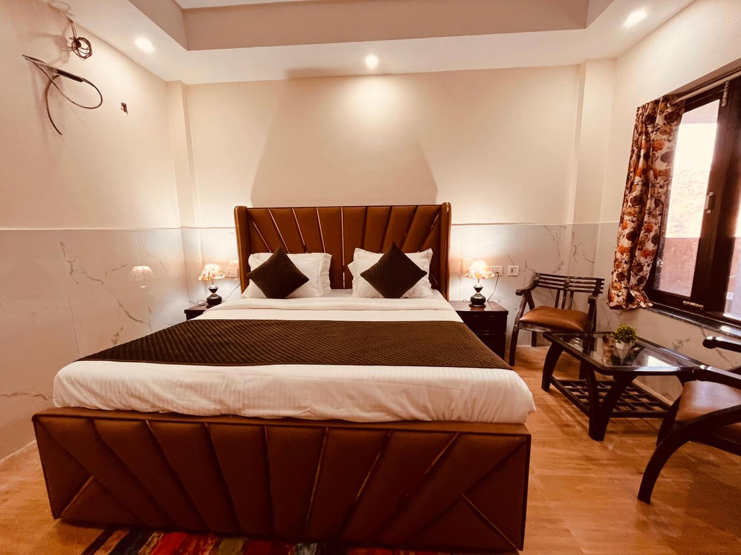 The River Grand, Mussoorie