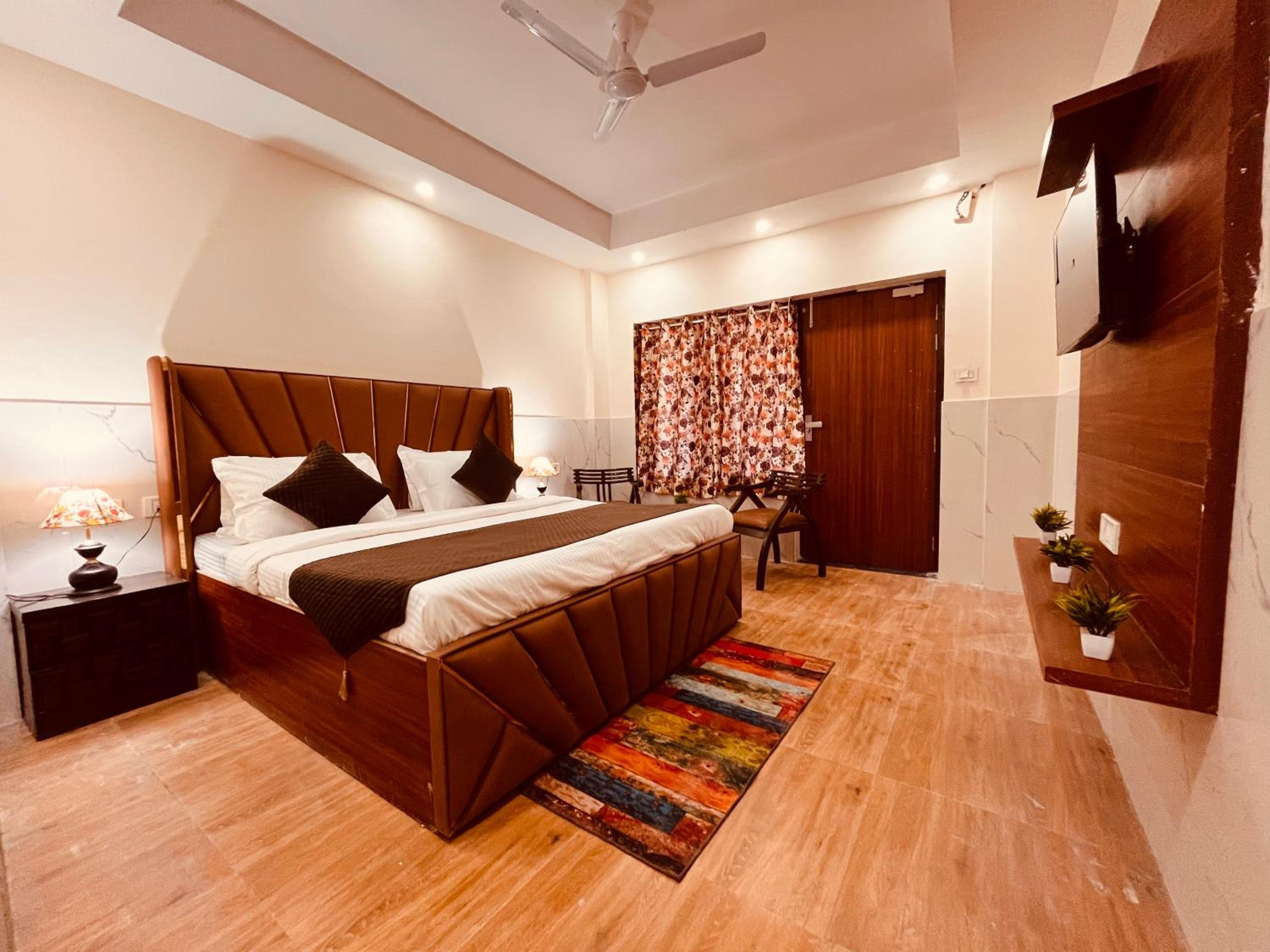 The River Grand, Mussoorie