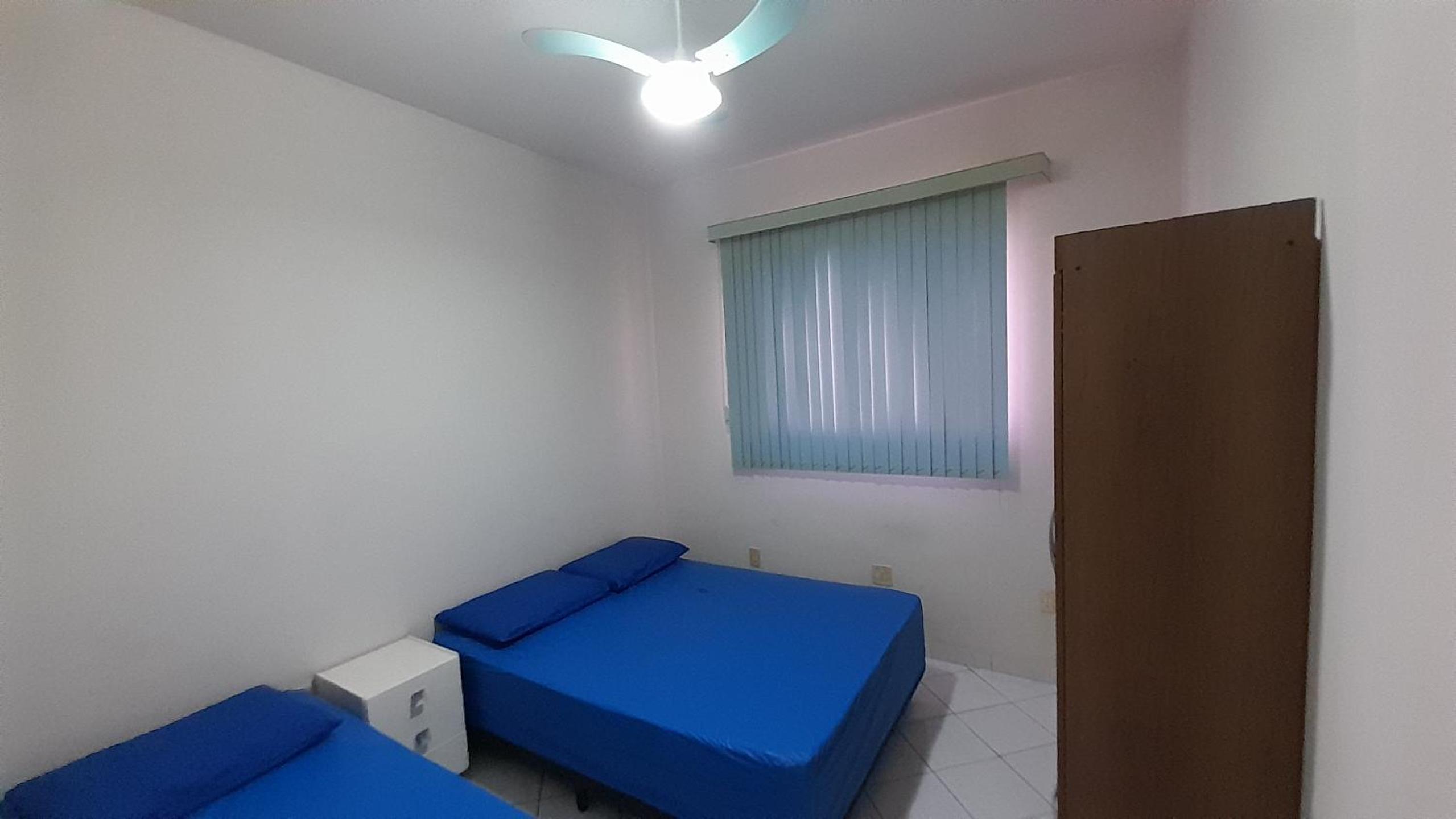 Lindo apartamento com Wi-Fi a 370m da Praia do Morro, próximo ao Marlim Azul e à Av Paris