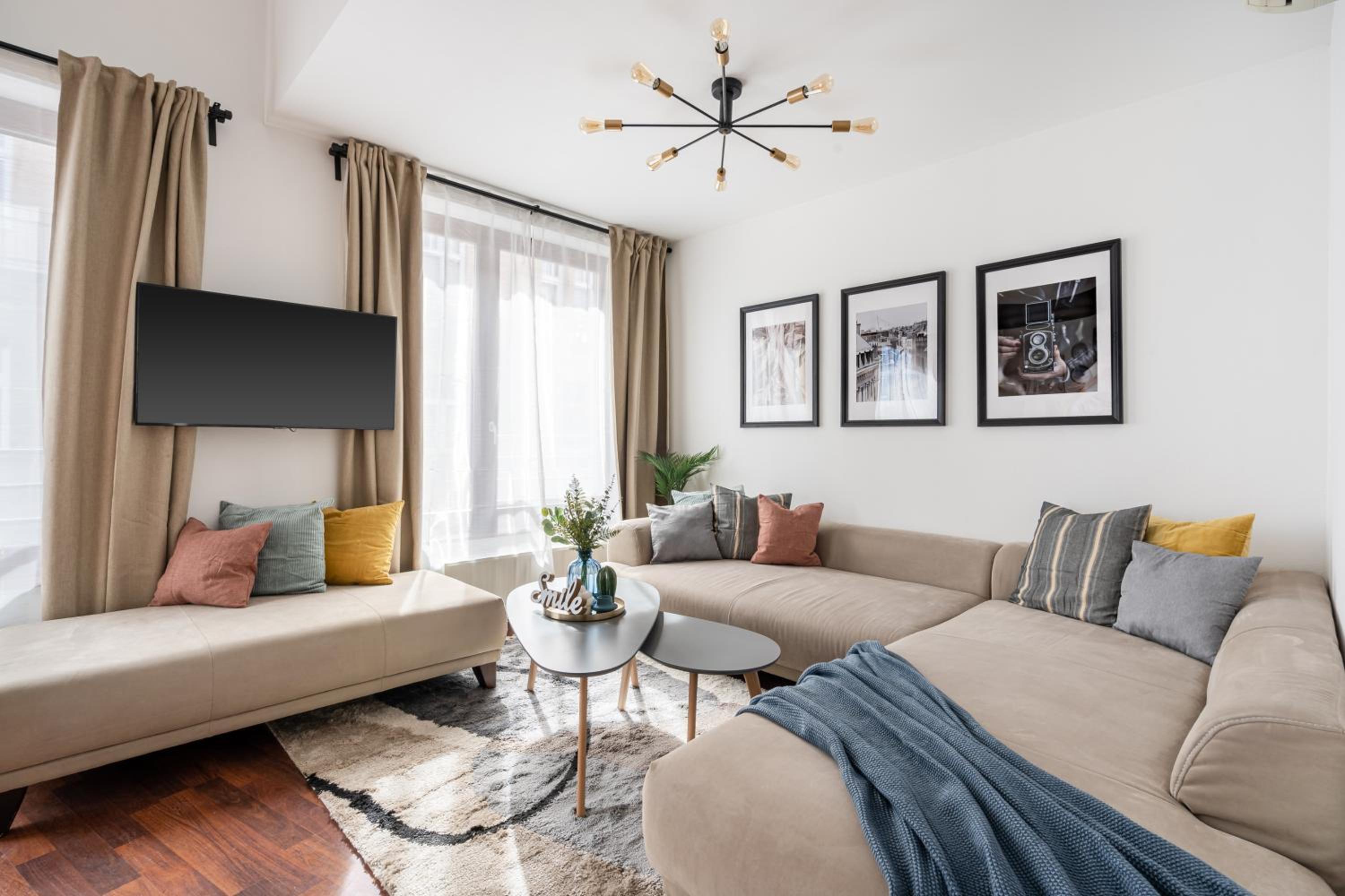 Spacious rooftop home with parliament&Danube view view 5