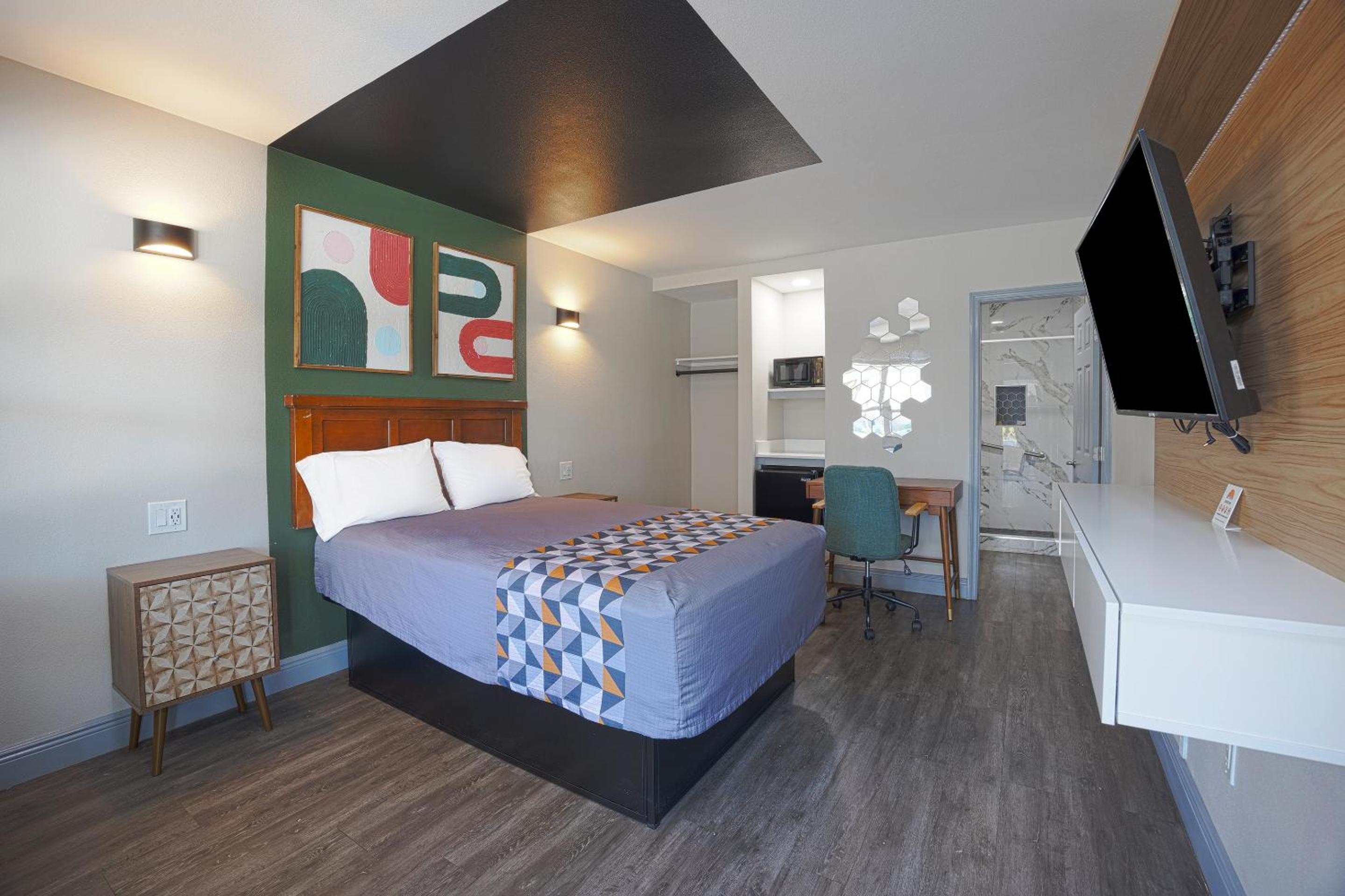 Sunrise Inn by OYO Titusville FL