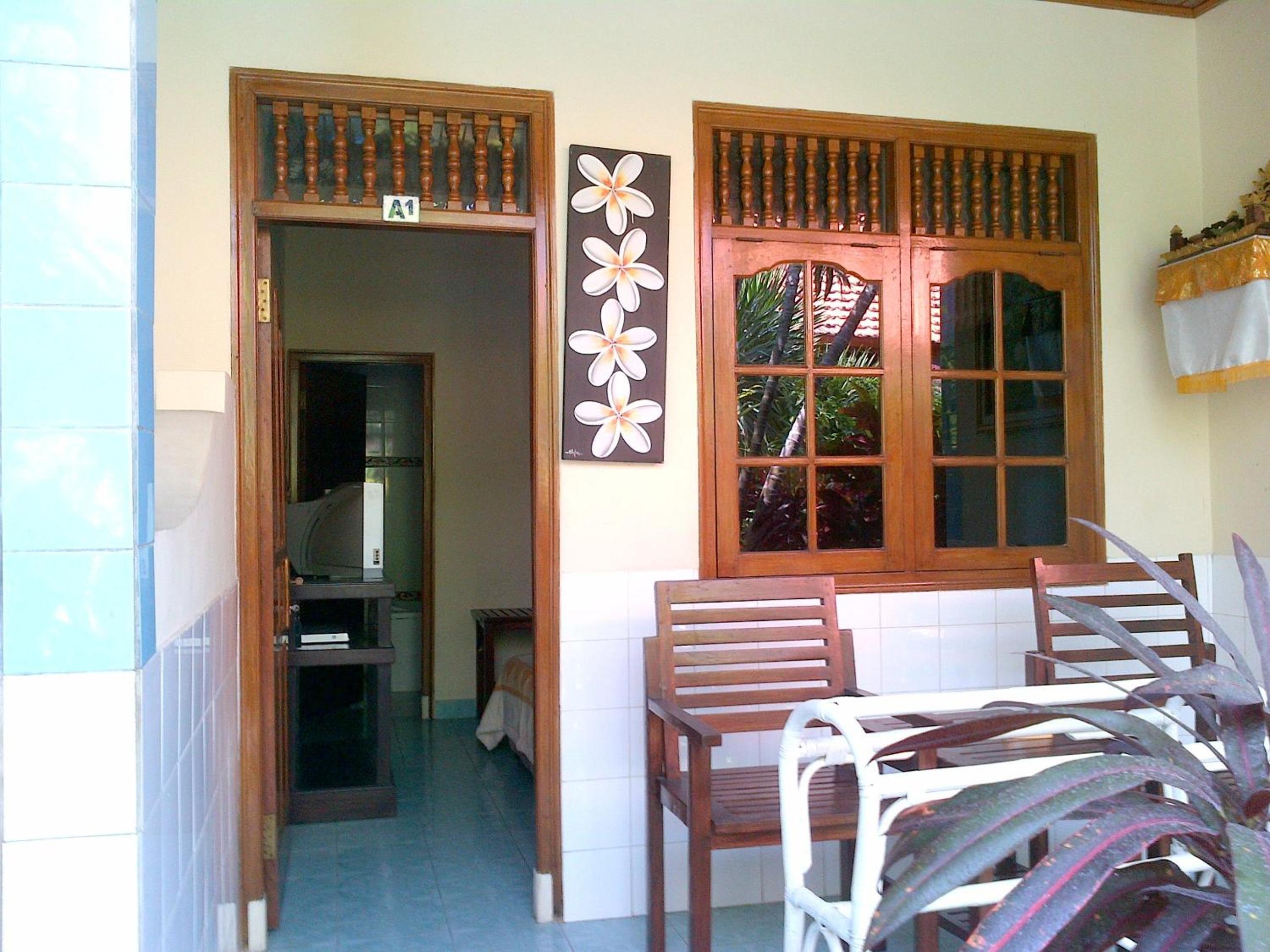 Adus Beach Inn