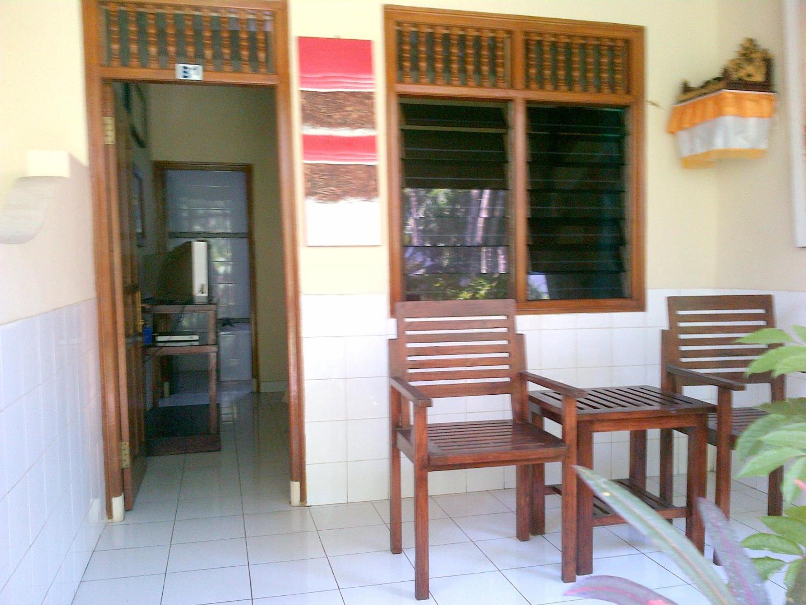 Adus Beach Inn