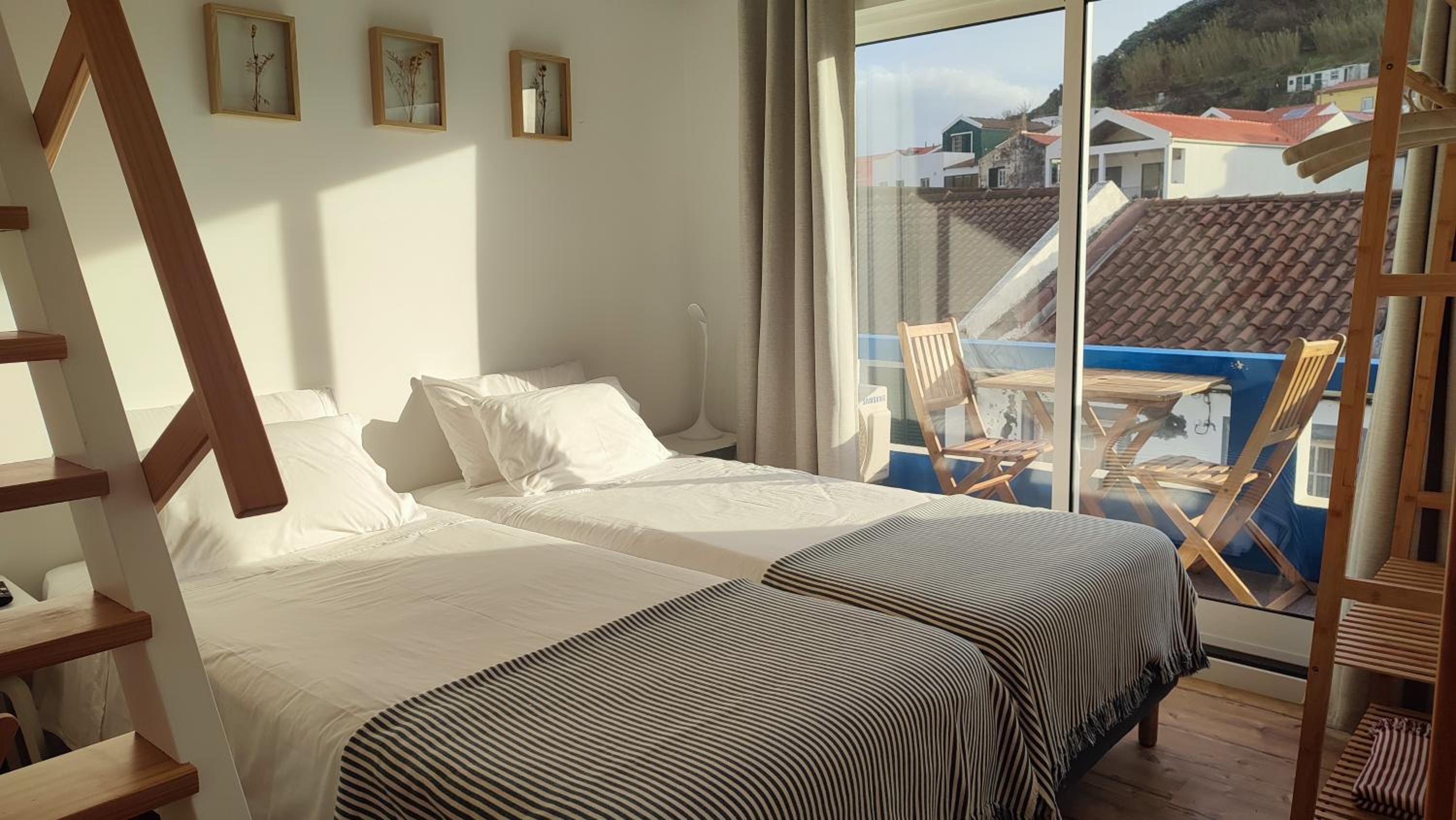 Porto Pim Guest House