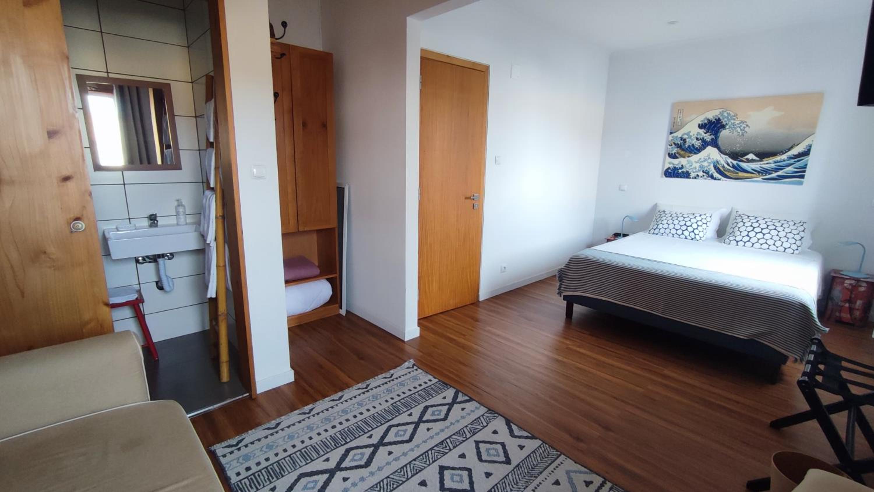 Porto Pim Guest House