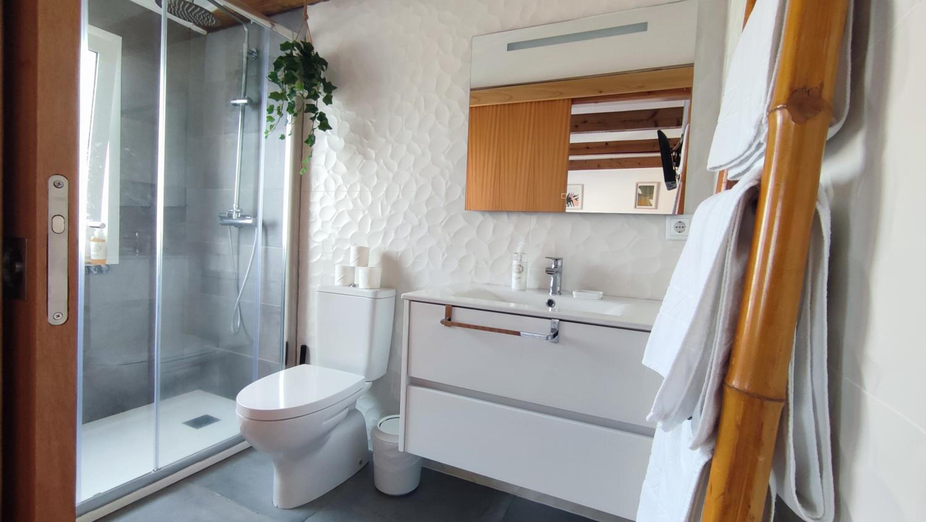 Porto Pim Guest House