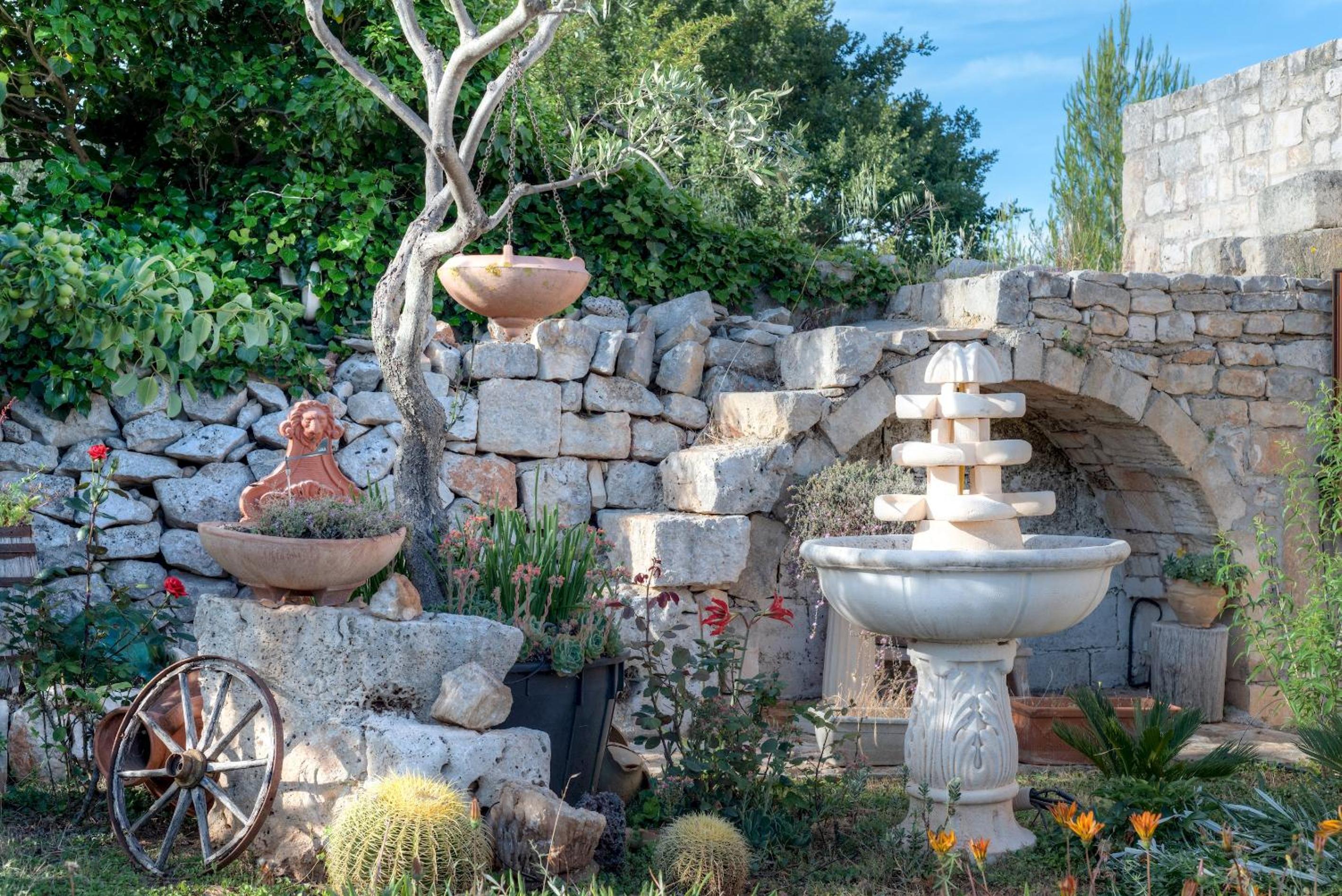 Trullo Paan view 5