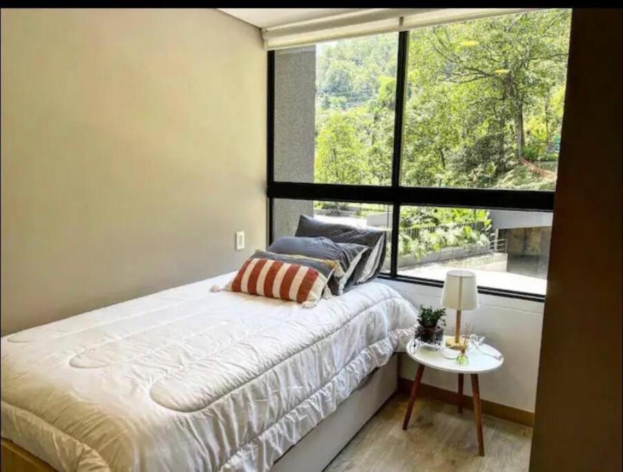 RemoteCasa - El Poblado, 2 Bedrooms+Office