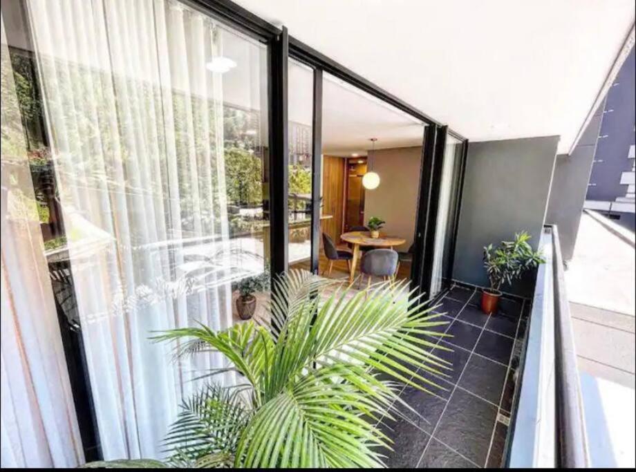 RemoteCasa - El Poblado, 2 Bedrooms+Office