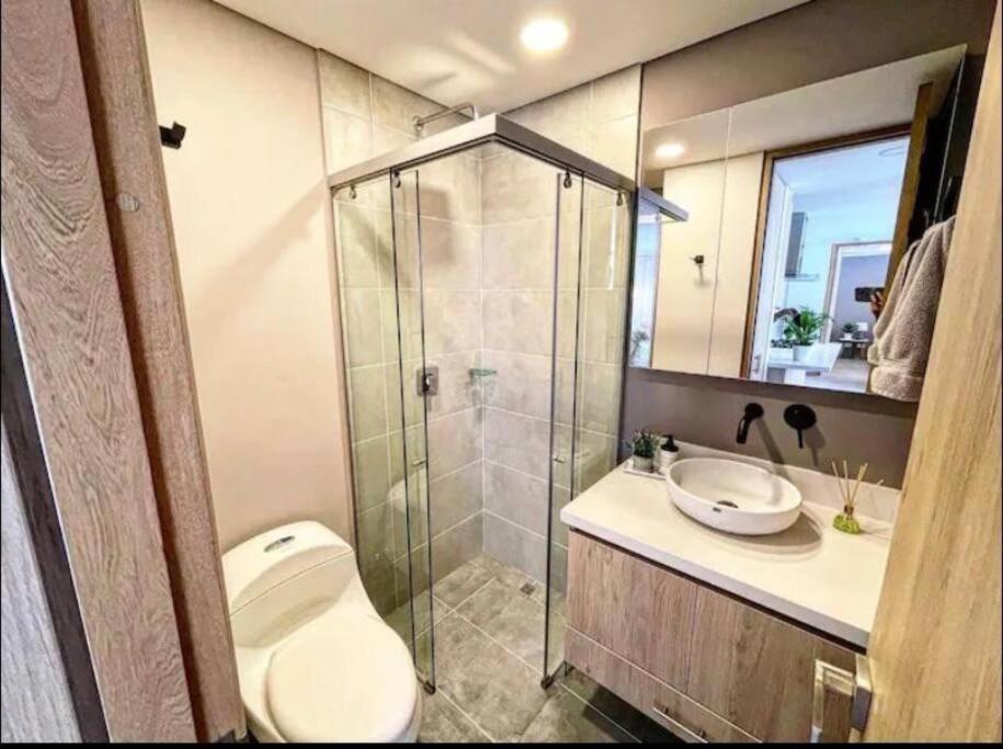 RemoteCasa - El Poblado, 2 Bedrooms+Office