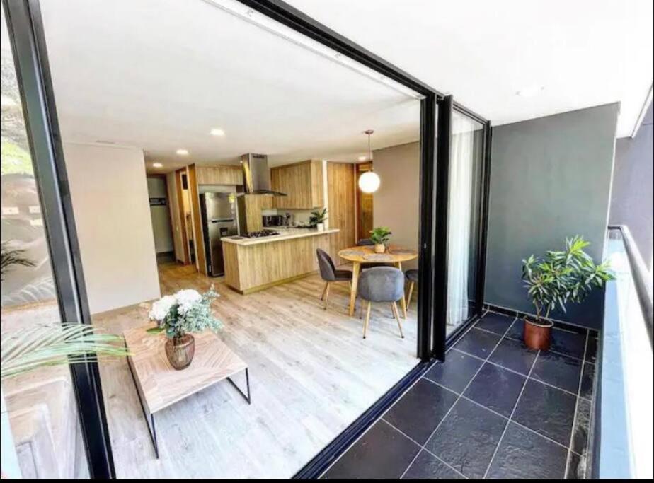 RemoteCasa - El Poblado, 2 Bedrooms+Office