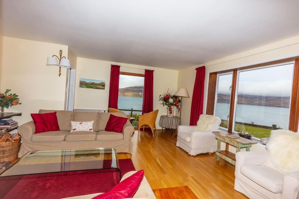 Ormsaig Wooden Cottage view 4