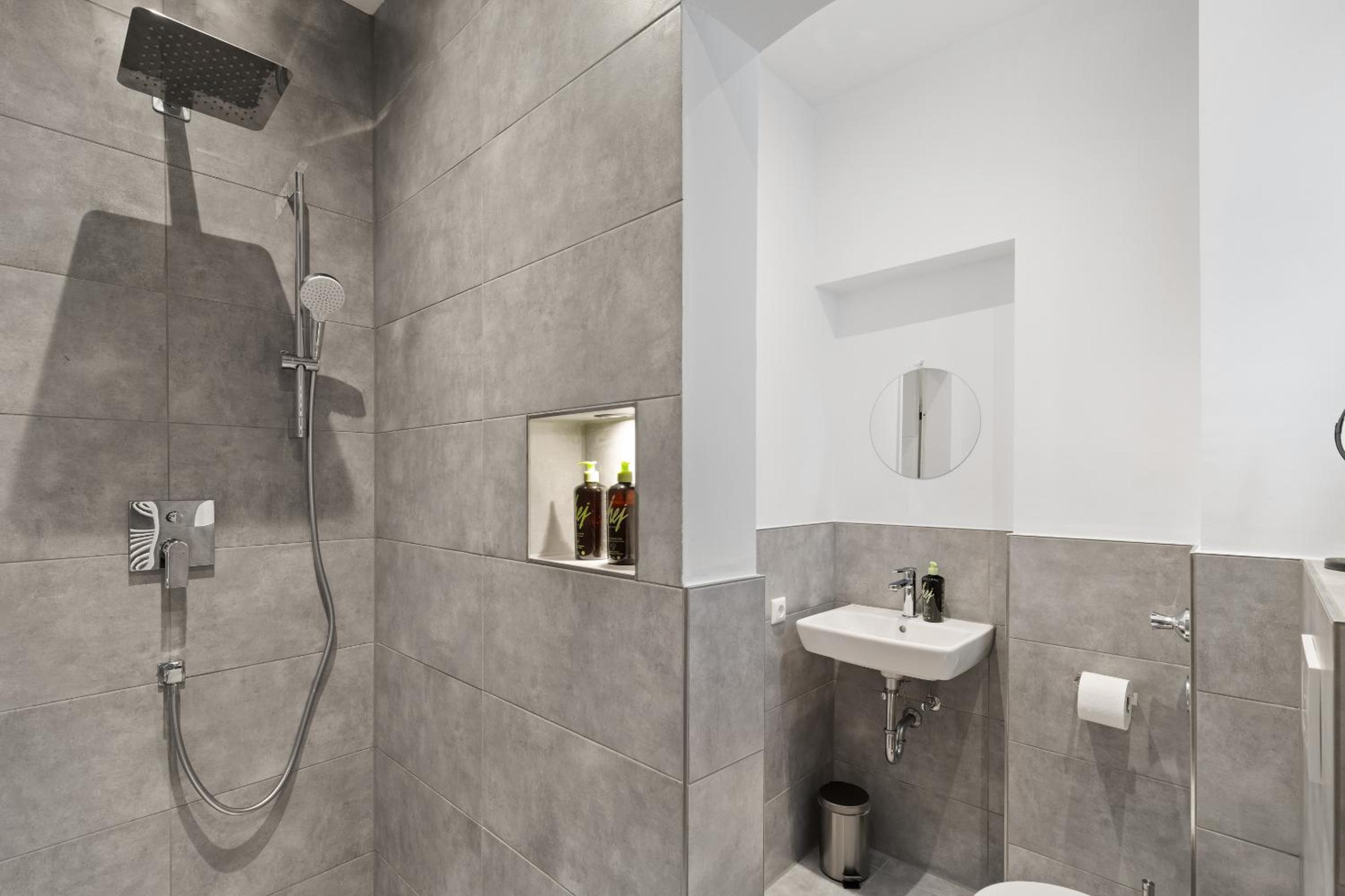 Frisch renovierte Wohnung - Zentral/Ruhig/Modern