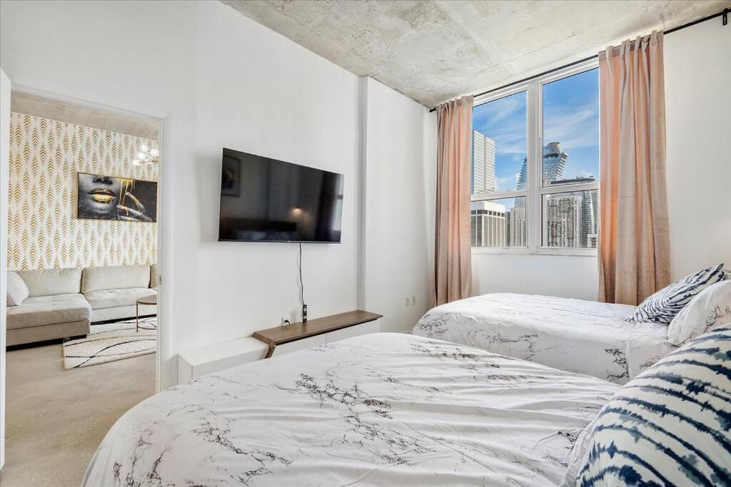 Lux Penthouse Loft I Free Parking I Bay Views