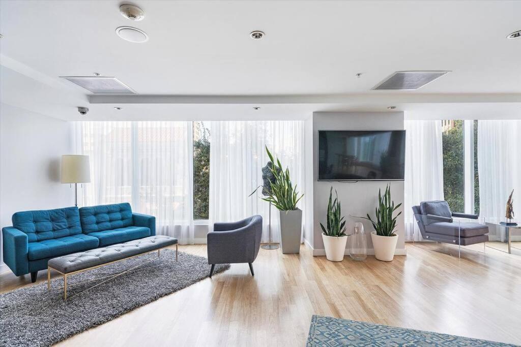 Lux Penthouse Loft I Free Parking I Bay Views