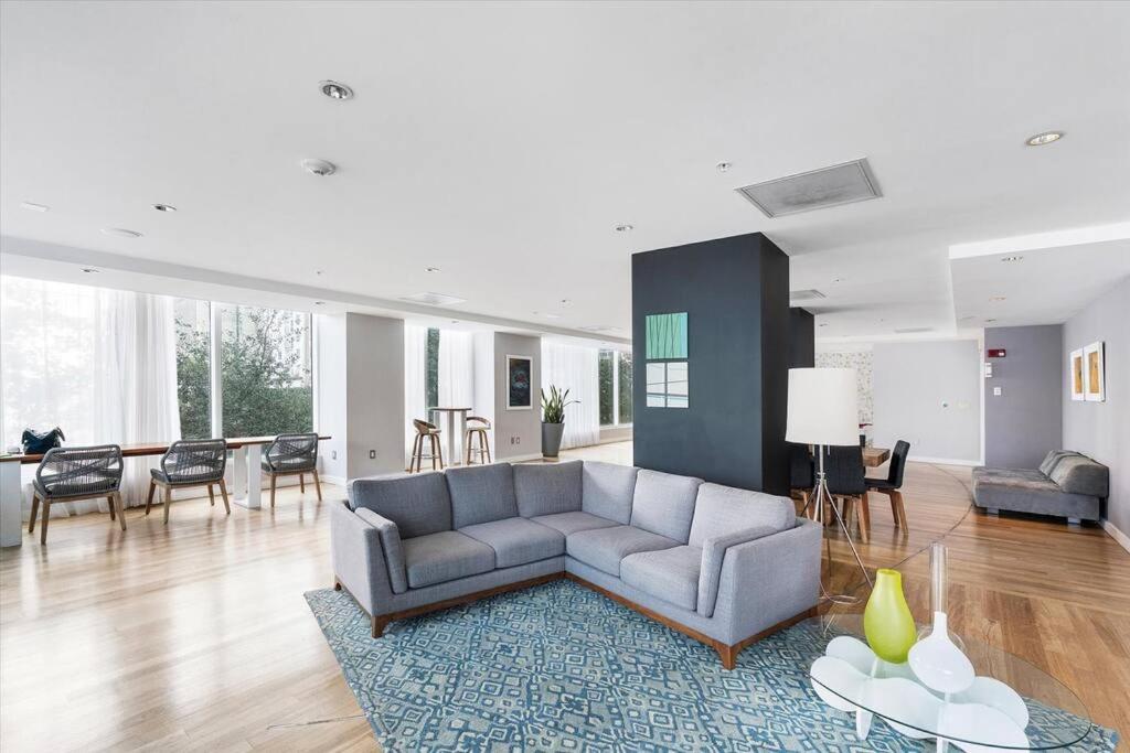 Lux Penthouse Loft I Free Parking I Bay Views
