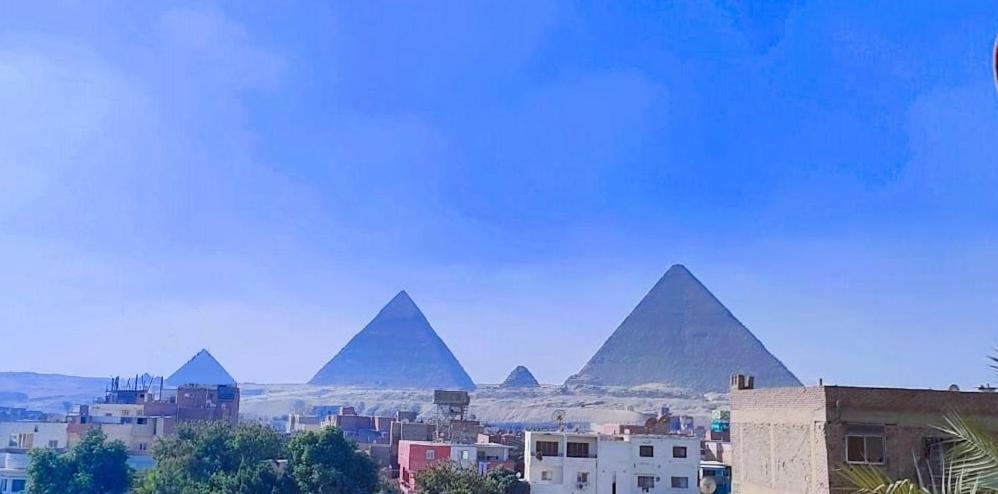 close PYRAMIDS