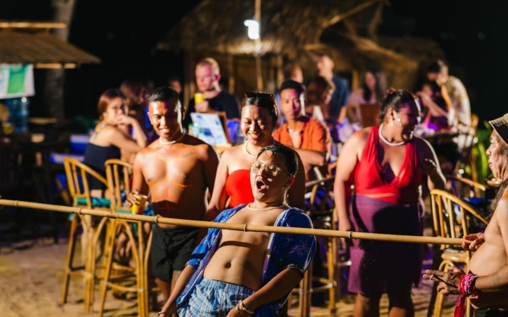 Mad Monkey Hostel Nacpan Beach