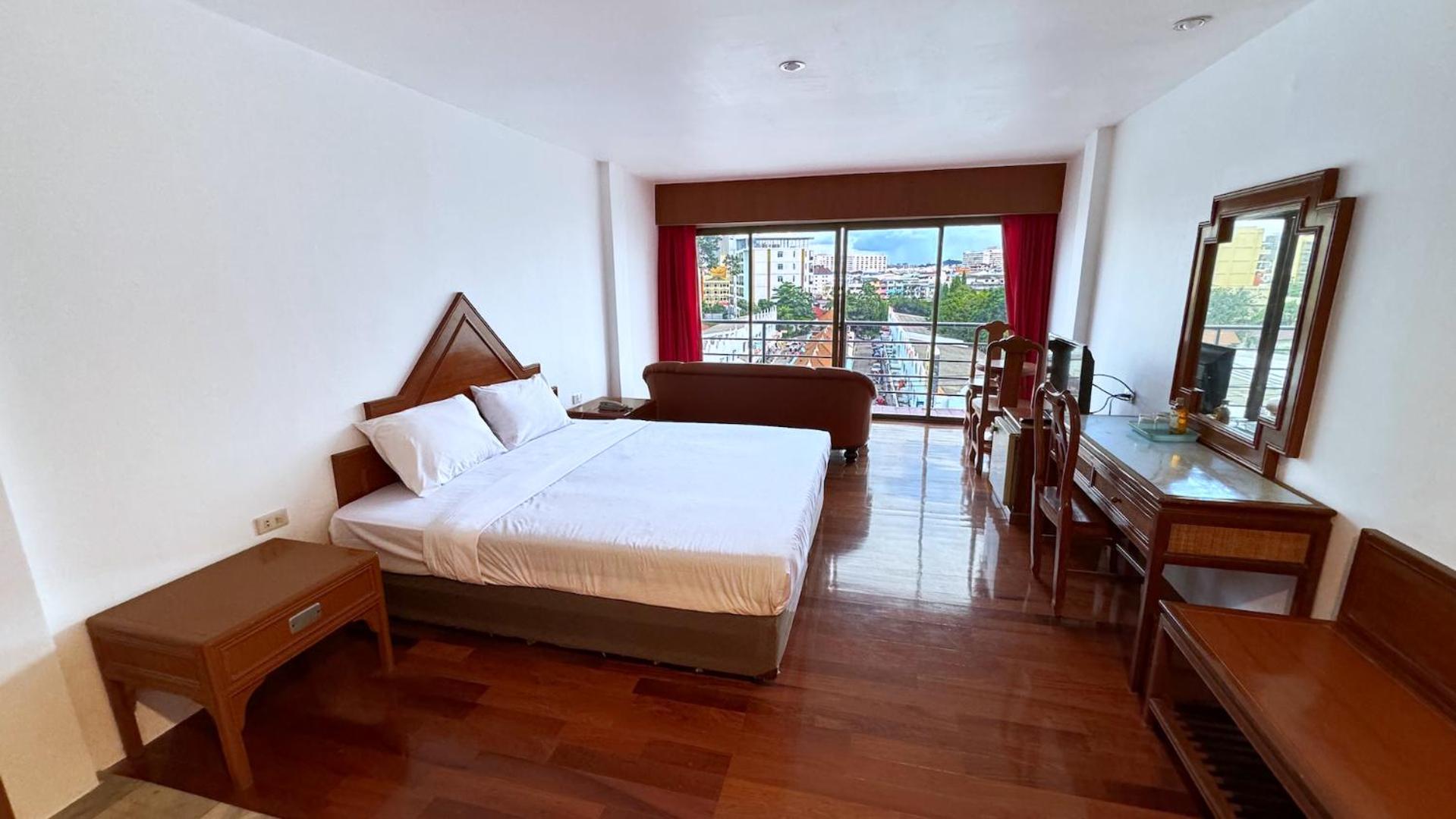 Highfive Hotel Pattaya