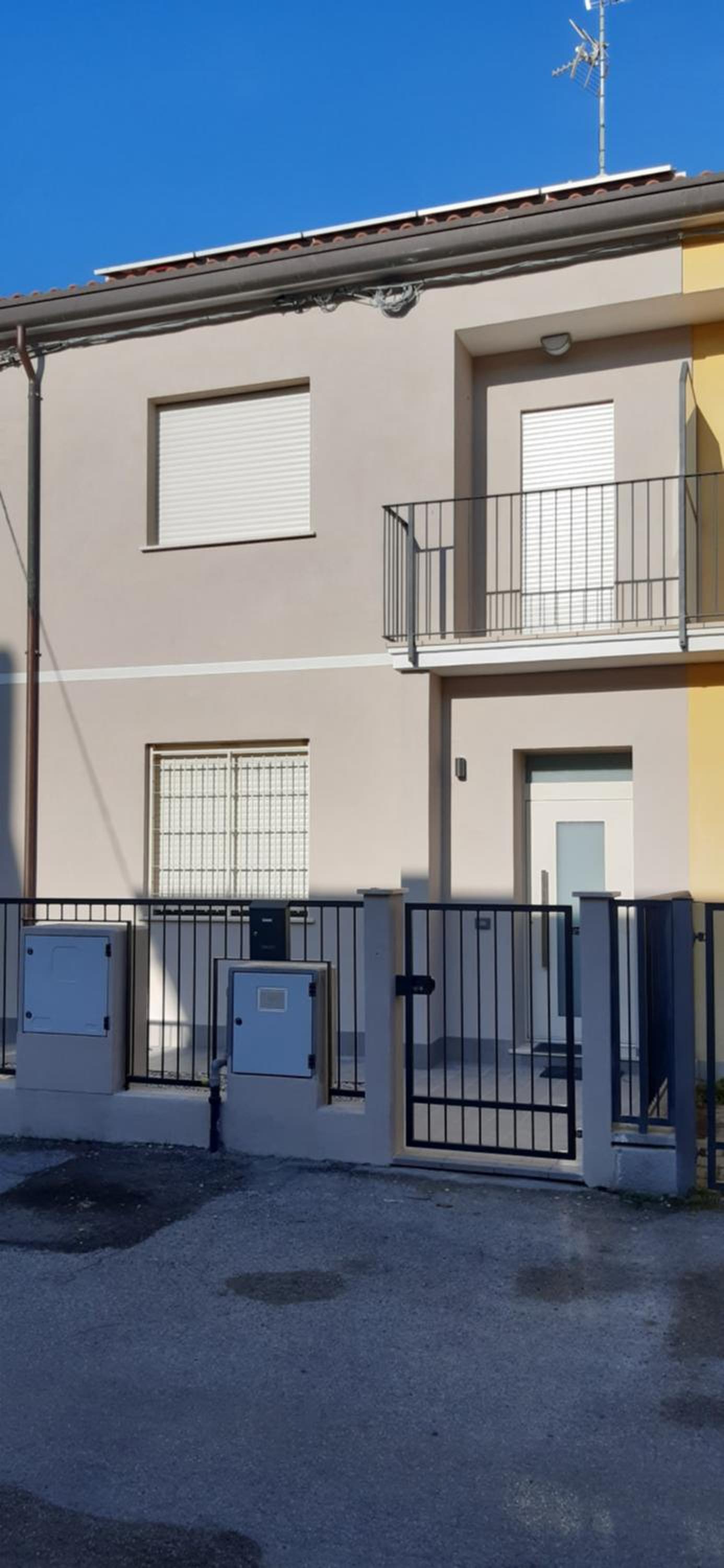 MAISON ANZIO E ROSA view 2