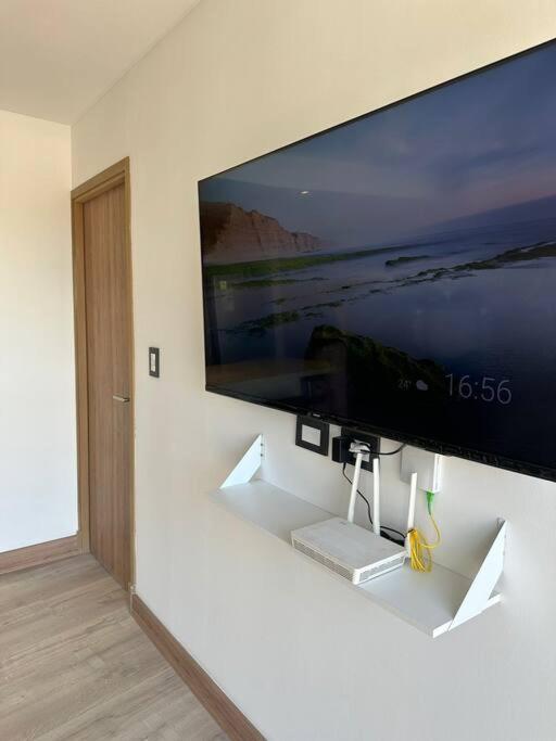 Pinot Torre Leloir 4 pax - by Inside