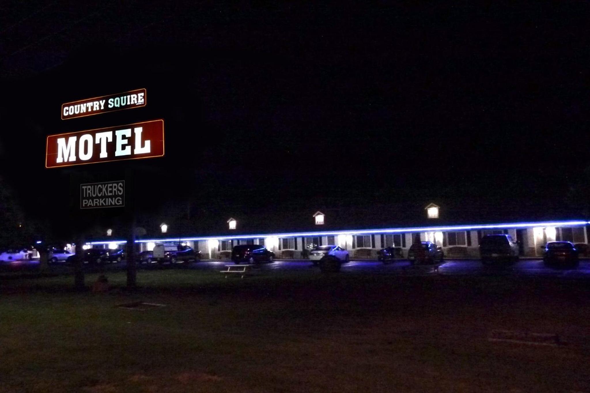 Country Squire Motel