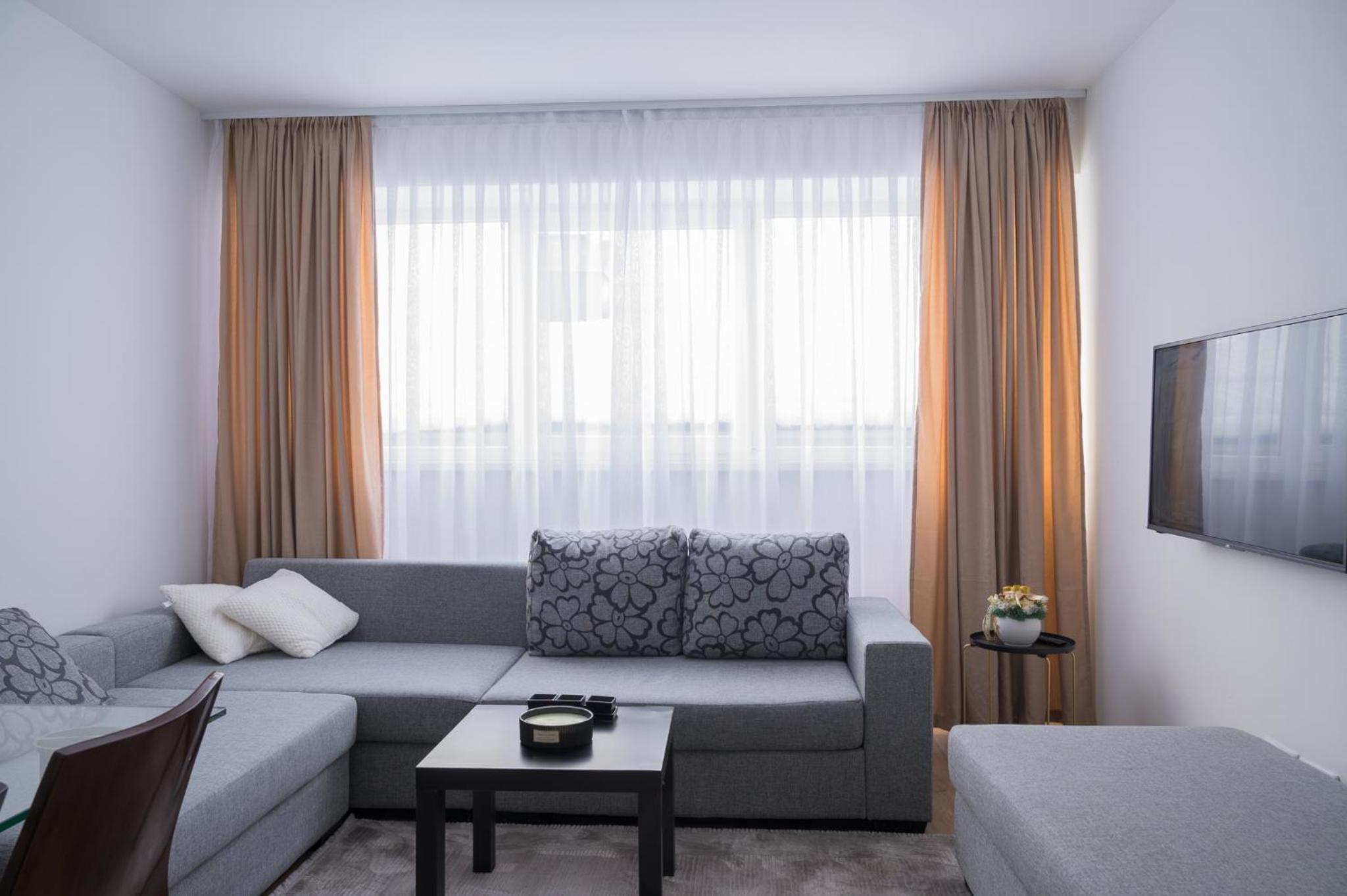 Highland lux apartments