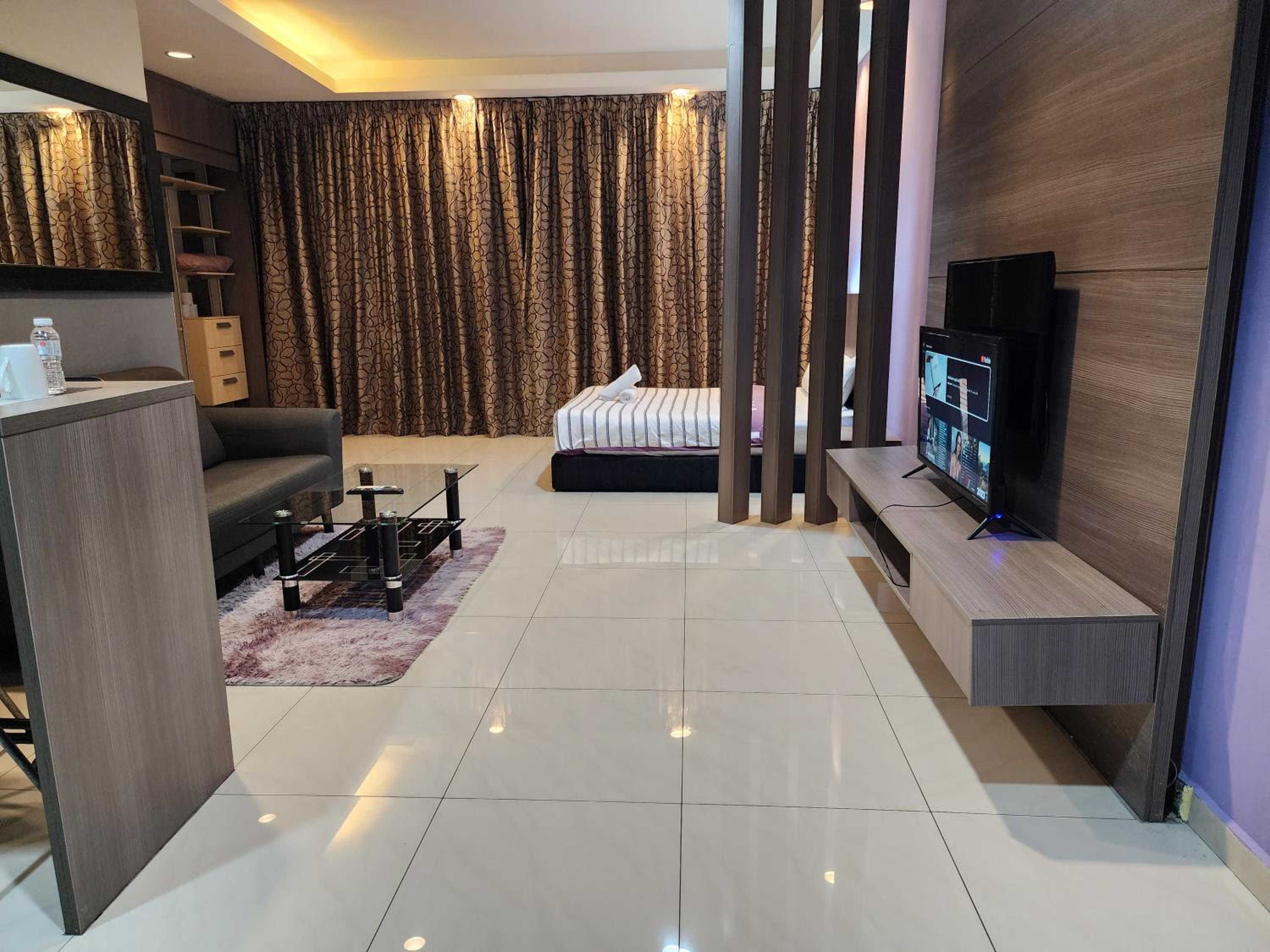 Regalia Comfort Suites KLCC SkyPool