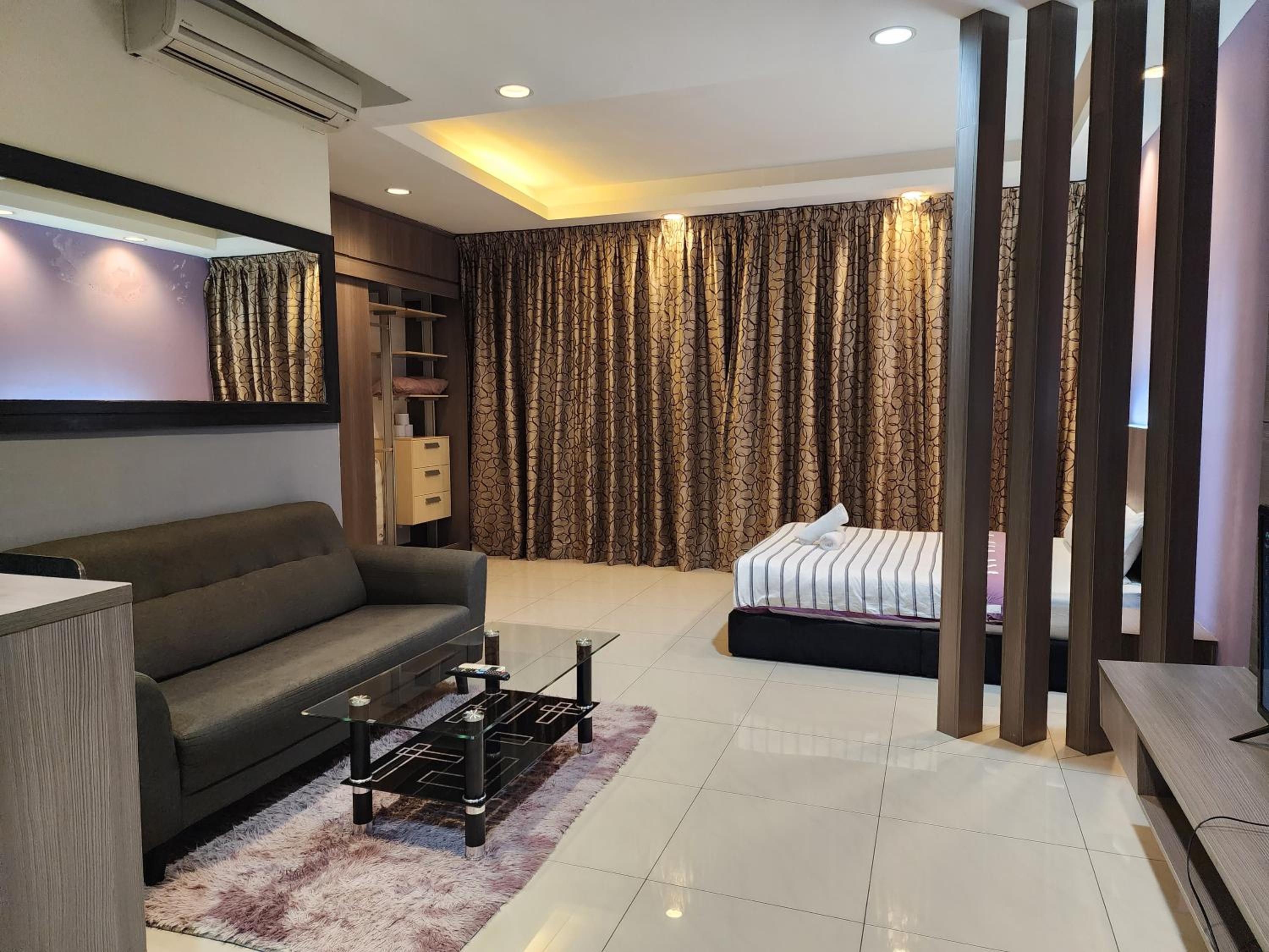 Regalia Comfort Suites KLCC SkyPool