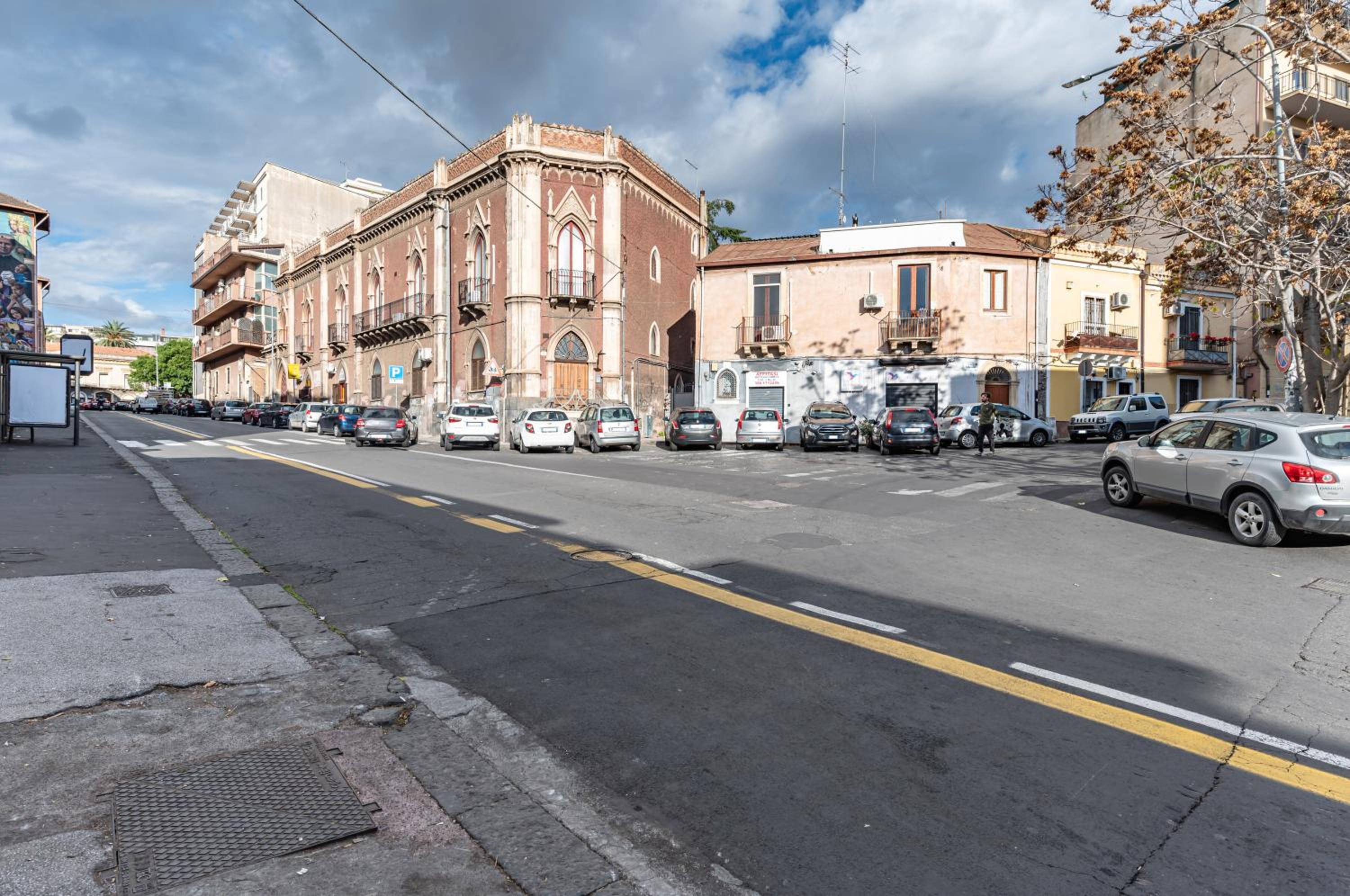 GuestHost - Villa Bellini & Stadio Comfy Apartment