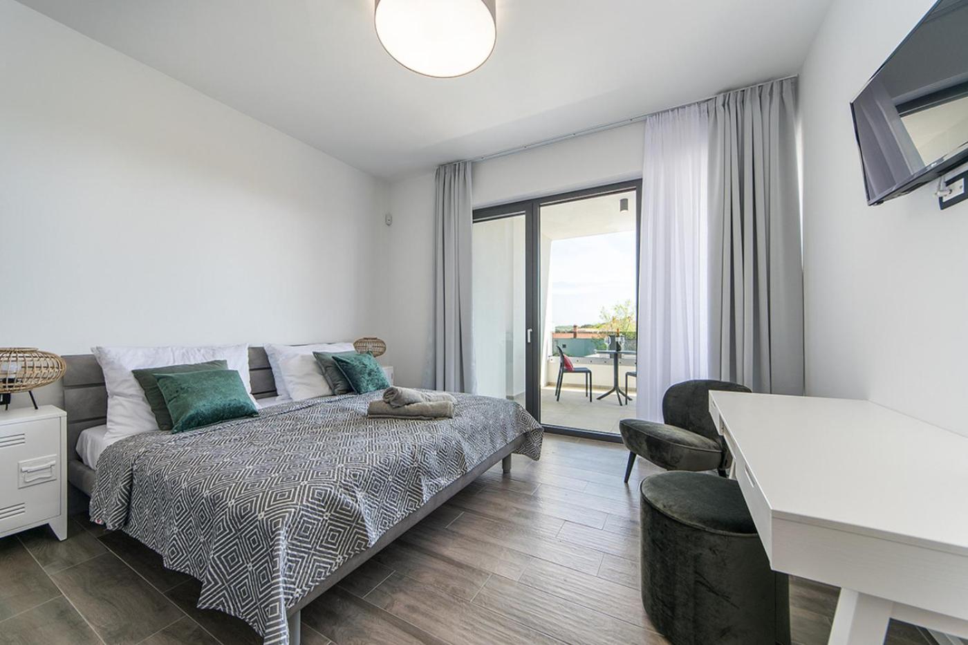 Villa Zen near Medulin for 8 people with wellness & sea view - only 1 km from beach