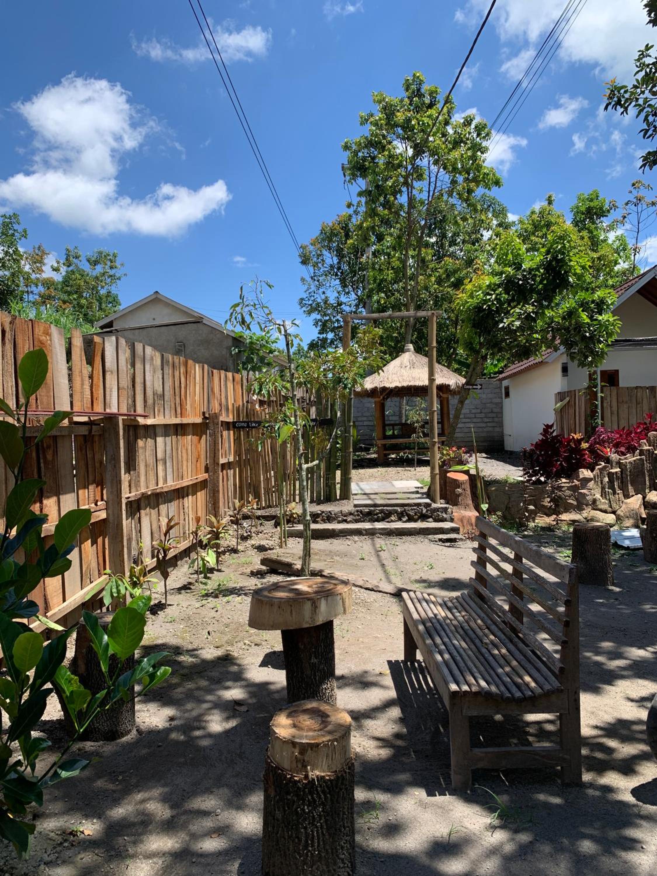 Avocado homestay