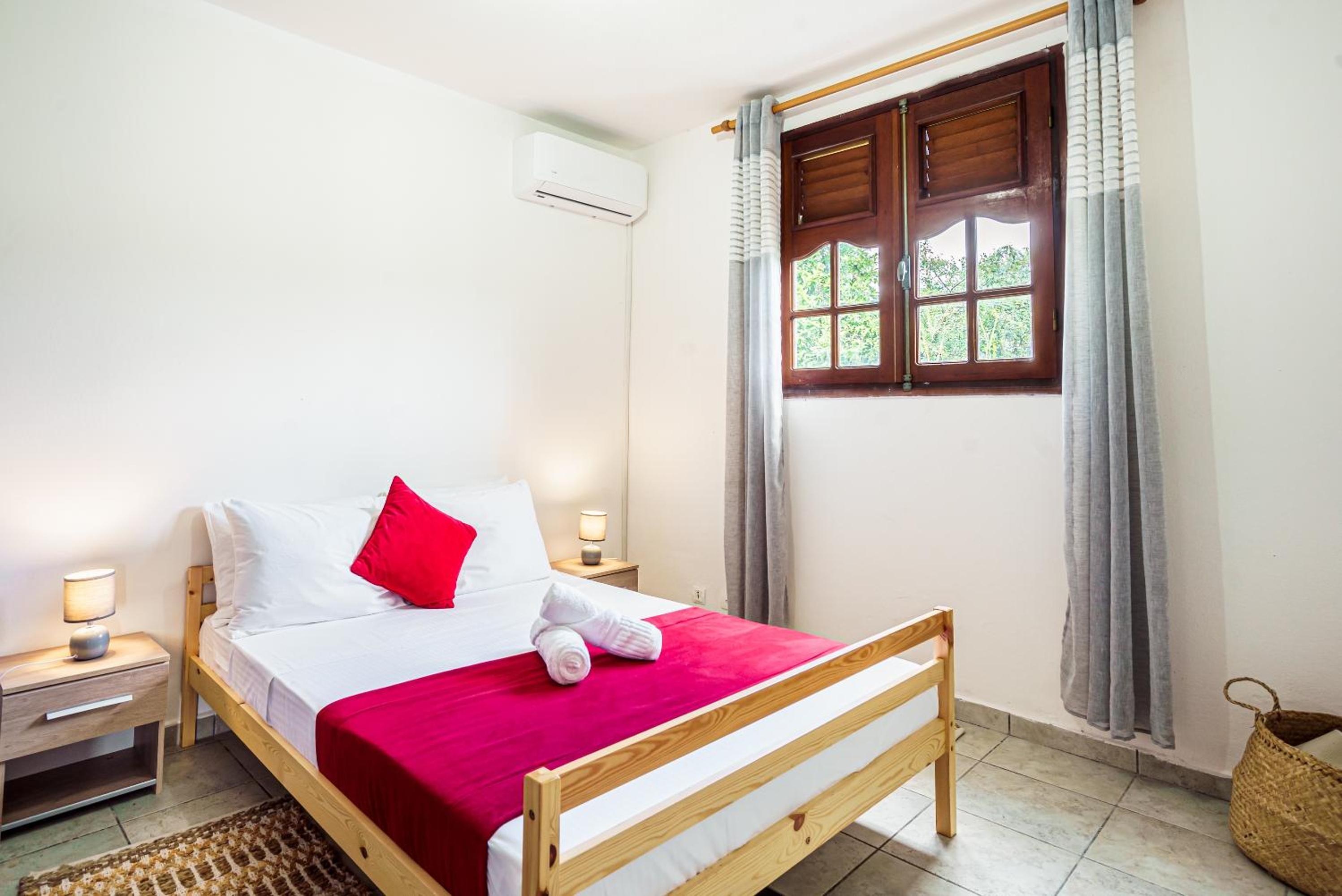 Anastasia - Maison climatisée avec jardin view 3