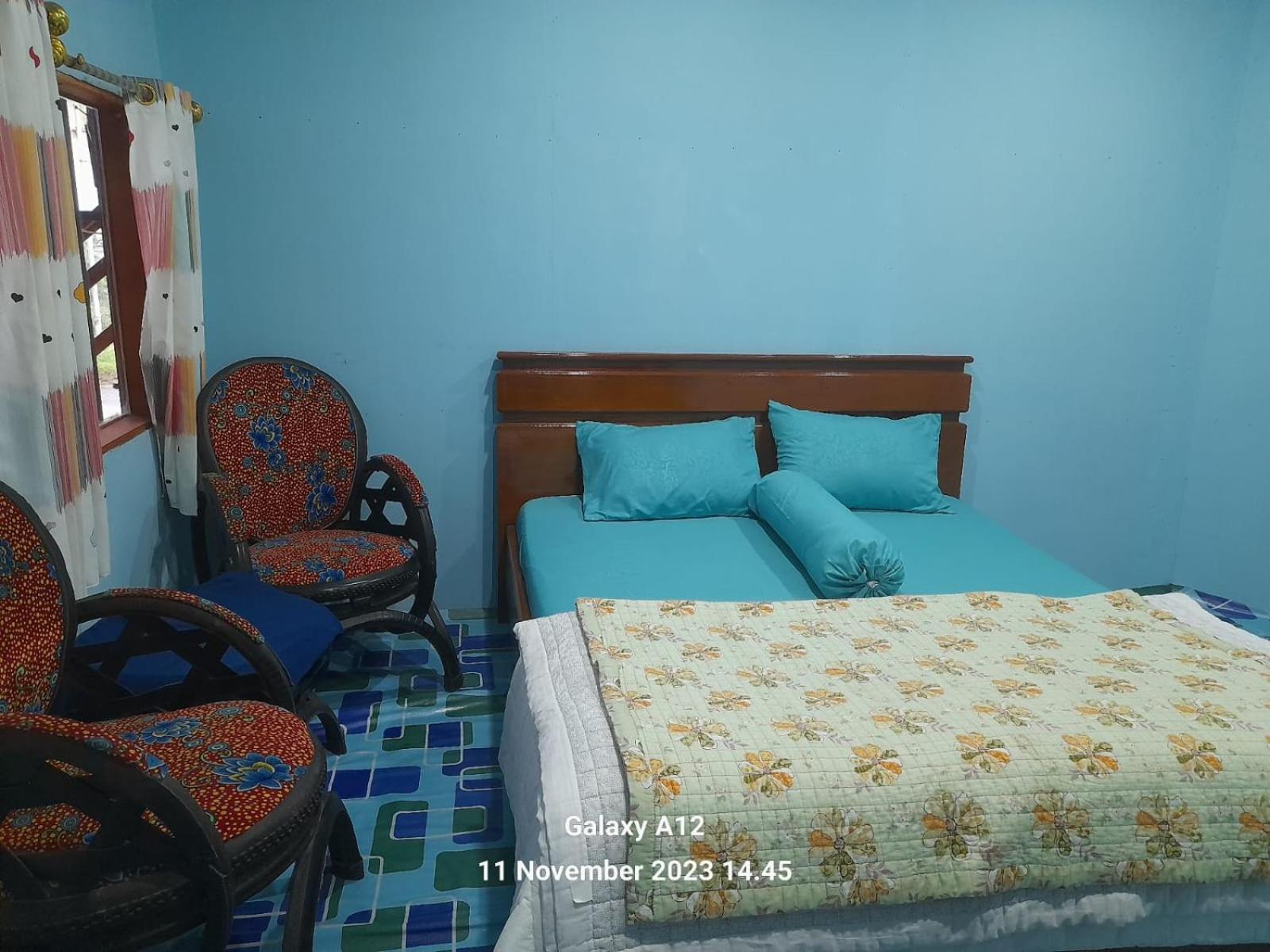 Homestay Subarda Kamar Wine view 4