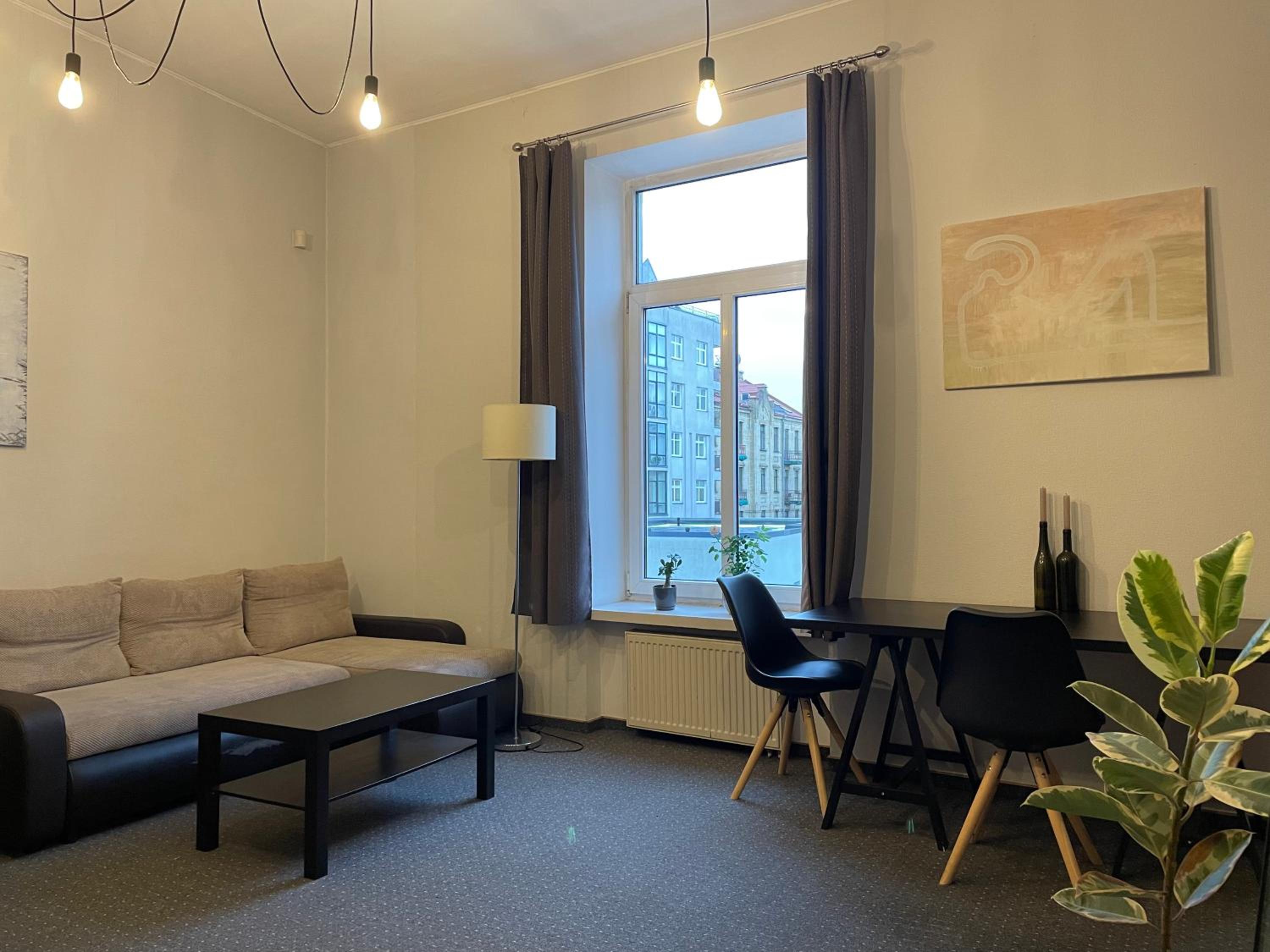 Apartment in Gediminas avenue, Vilnius city centre view 3