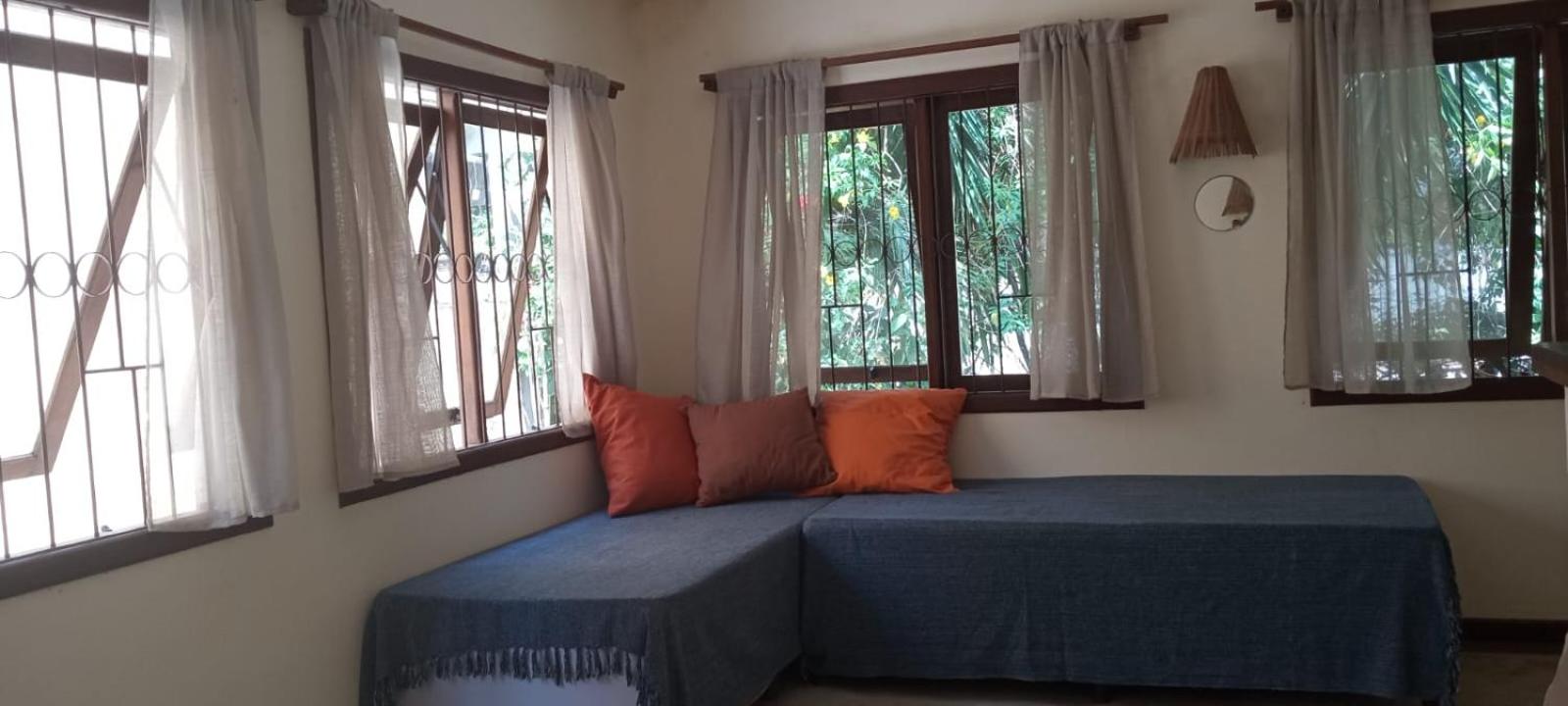 Casa Charmosa a 1 Quadra da Praia