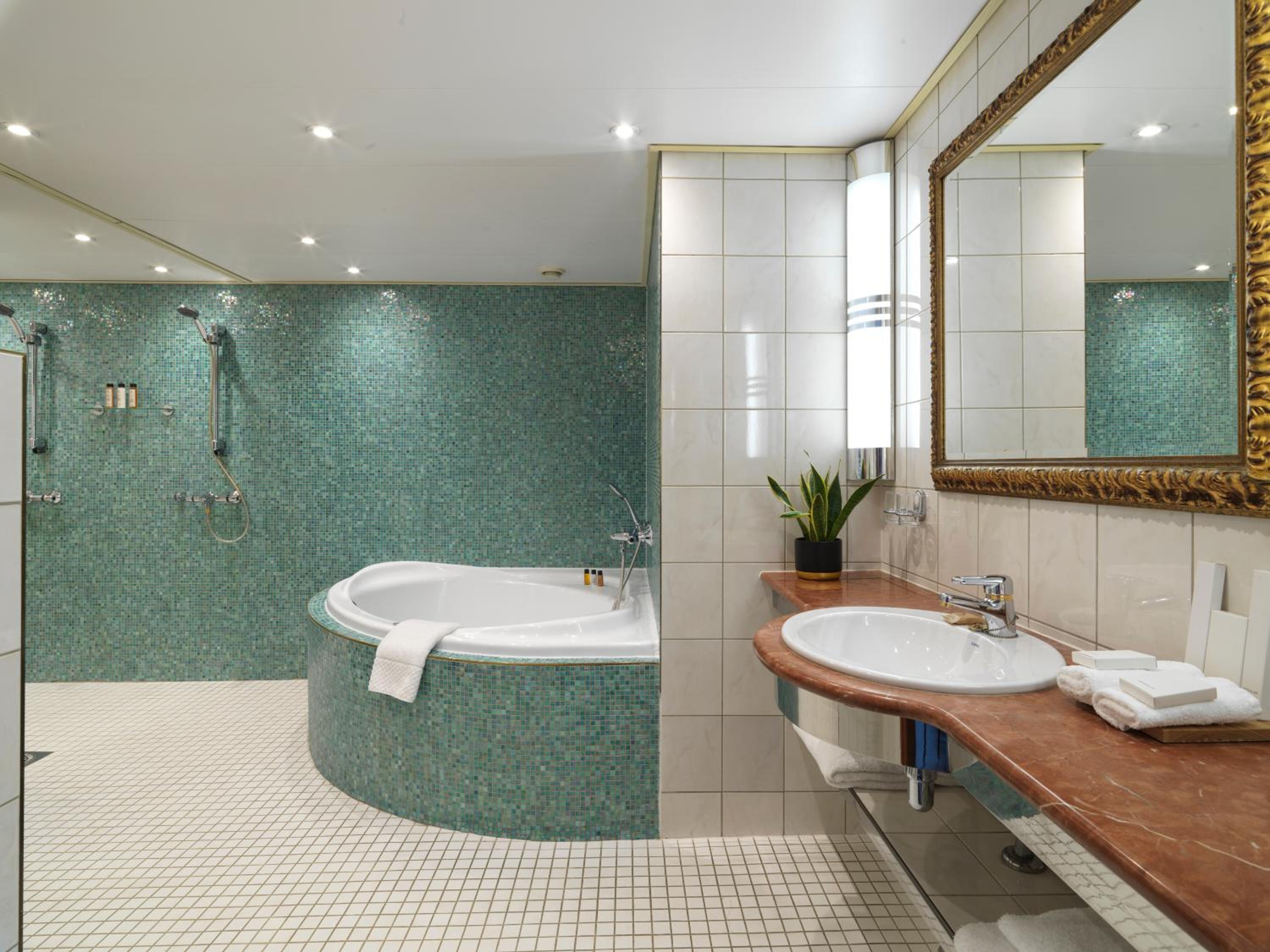 Sunborn London 22
