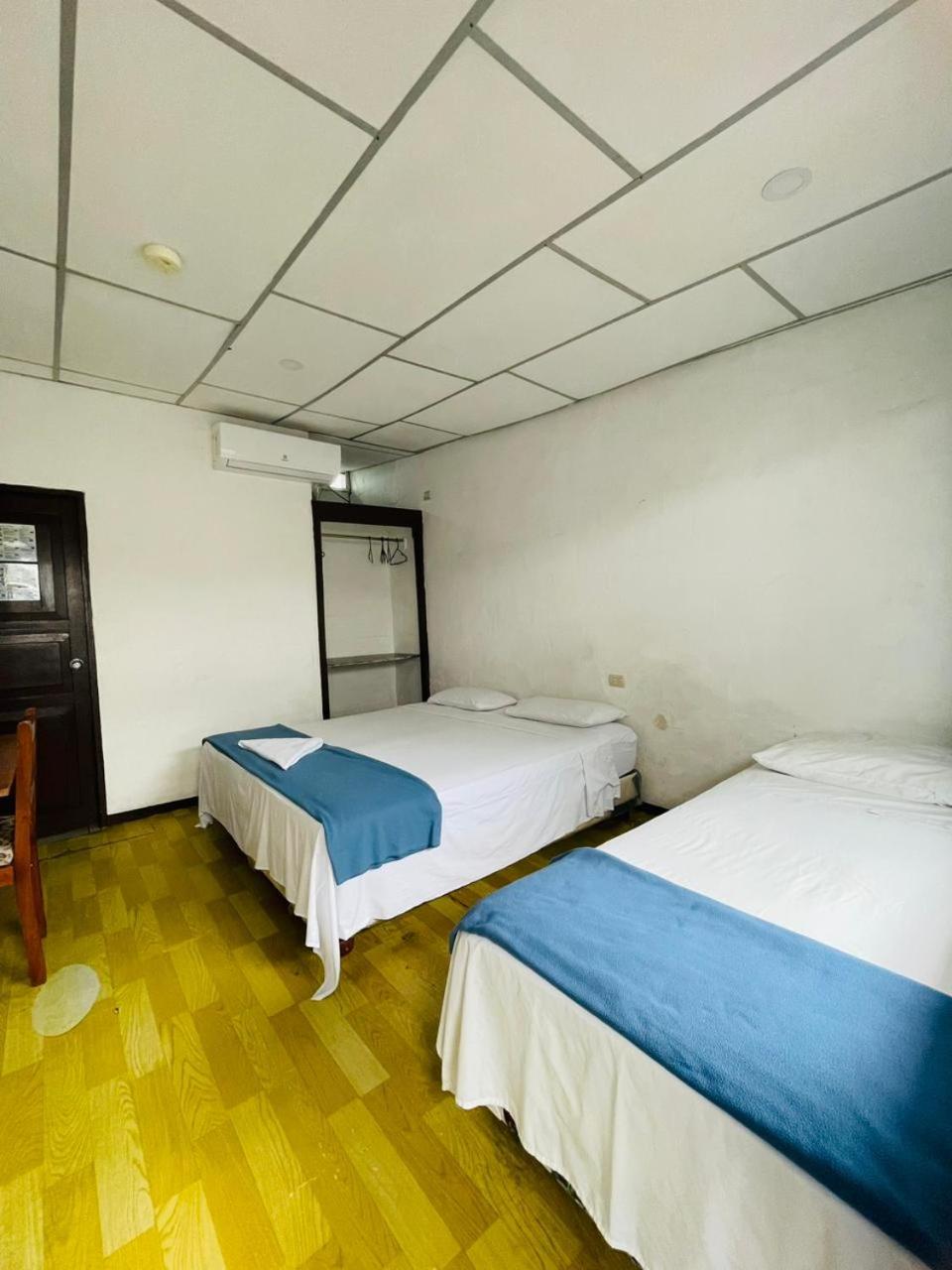 Hostal Darwin view 3