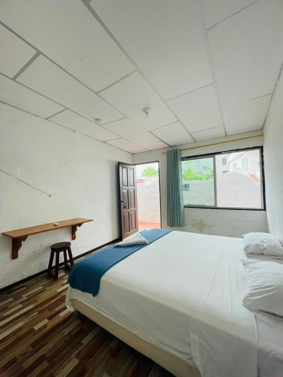 Hostal Darwin view 2