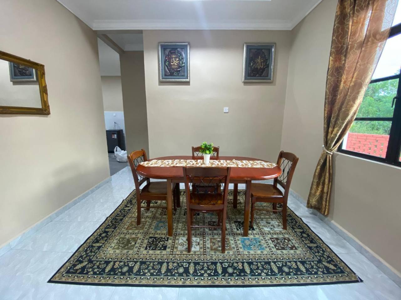 Sasuka Homestay Kuala Ibai (2 Unit Kembar) - Muslim Sahaja